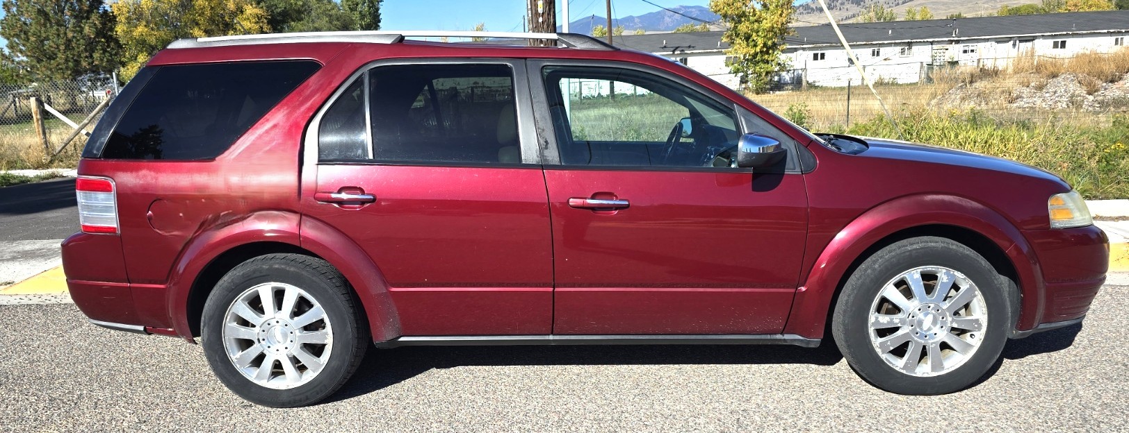 photo of 2008 Ford Taurus X Limited AWD 3rd Row Seats!