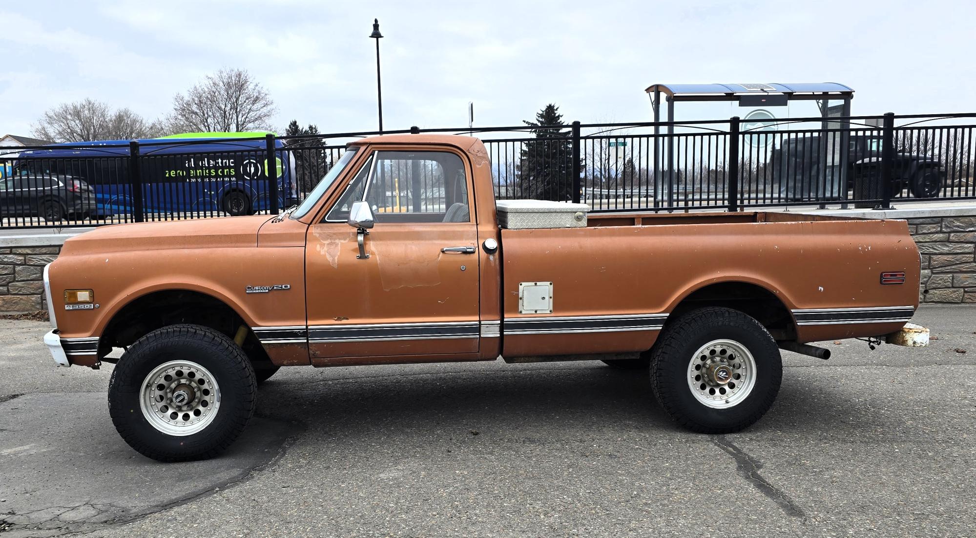 photo of 1971 Chevrolet C20 Custom Deluxe 3/4 Ton 4WD