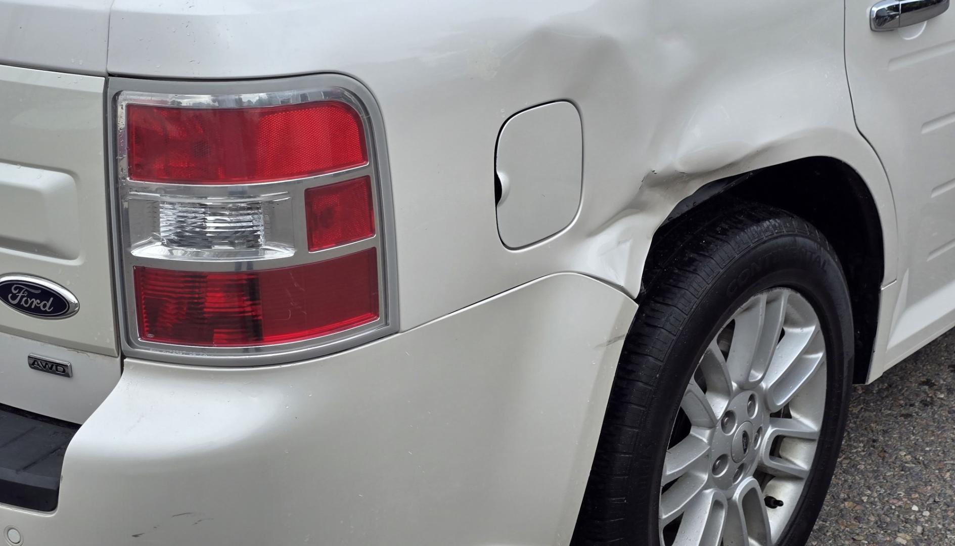 2015 White Ford Flex SEL AWD (2FMHK6C84FB) with an 3.5L V6 DOHC 24V engine, 6A transmission, located at 450 N Russell, Missoula, MT, 59801, (406) 543-6600, 46.874496, -114.017433 - Rare Find. Ford Flex AWD. 2.5L V6 Engine. The Good News is it Runs and Drives Amazing and only has 128K Miles. The bad news is there are a couple good sized dents. Air Conditioning Blows Cold. AM FM CD Player. 3rd Row Seating. Backup Camera. Power Front Seats. Touch Screen isn't working so the heate- Photo#7