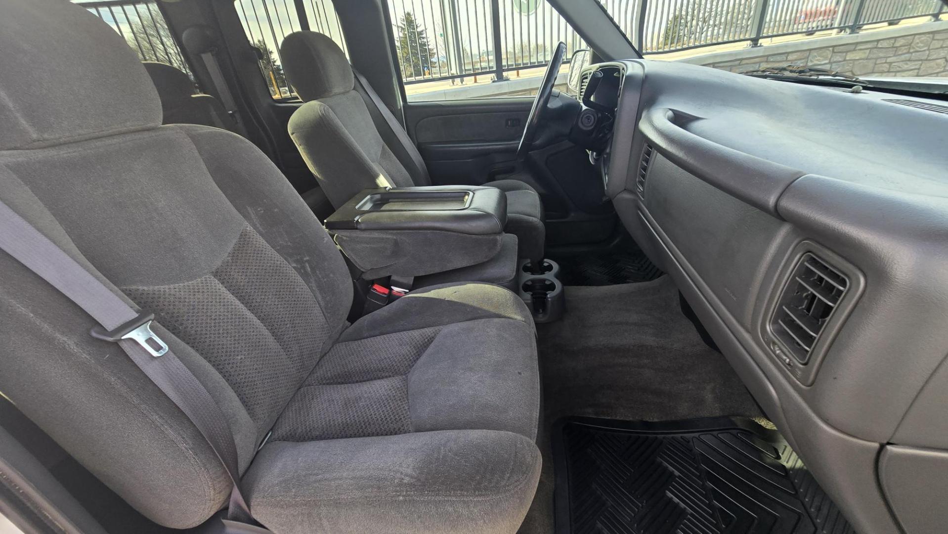 2003 White /Grey Cloth Chevrolet 1500 (4 Wheel Drive) Silverado 1500 LS (1GCEK19T73E) with an 5.3L V8 SFI engine, Automatic with Overdrive transmission, located at 450 N Russell, Missoula, MT, 59801, (406) 543-6600, 46.874496, -114.017433 - Nice Two Owner Extended Cab Long Box 4 Wheel Drive with a Clean Title and Carfax. 5.3L V8 Engine. Automatic Transmission. Air Conditioning. Cruise Control. Power Windows and Locks. Tires are in New Condition. Because of the age. Financing is NOT Available through our lenders. - Photo#9