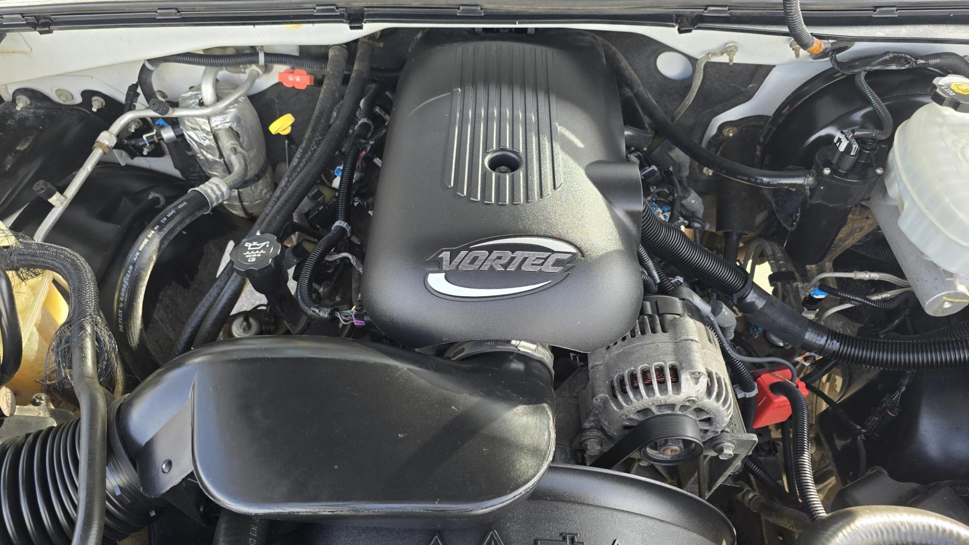 2003 White /Grey Cloth Chevrolet 1500 (4 Wheel Drive) Silverado 1500 LS (1GCEK19T73E) with an 5.3L V8 SFI engine, Automatic with Overdrive transmission, located at 450 N Russell, Missoula, MT, 59801, (406) 543-6600, 46.874496, -114.017433 - Nice Two Owner Extended Cab Long Box 4 Wheel Drive with a Clean Title and Carfax. 5.3L V8 Engine. Automatic Transmission. Air Conditioning. Cruise Control. Power Windows and Locks. Tires are in New Condition. Because of the age. Financing is NOT Available through our lenders. - Photo#16