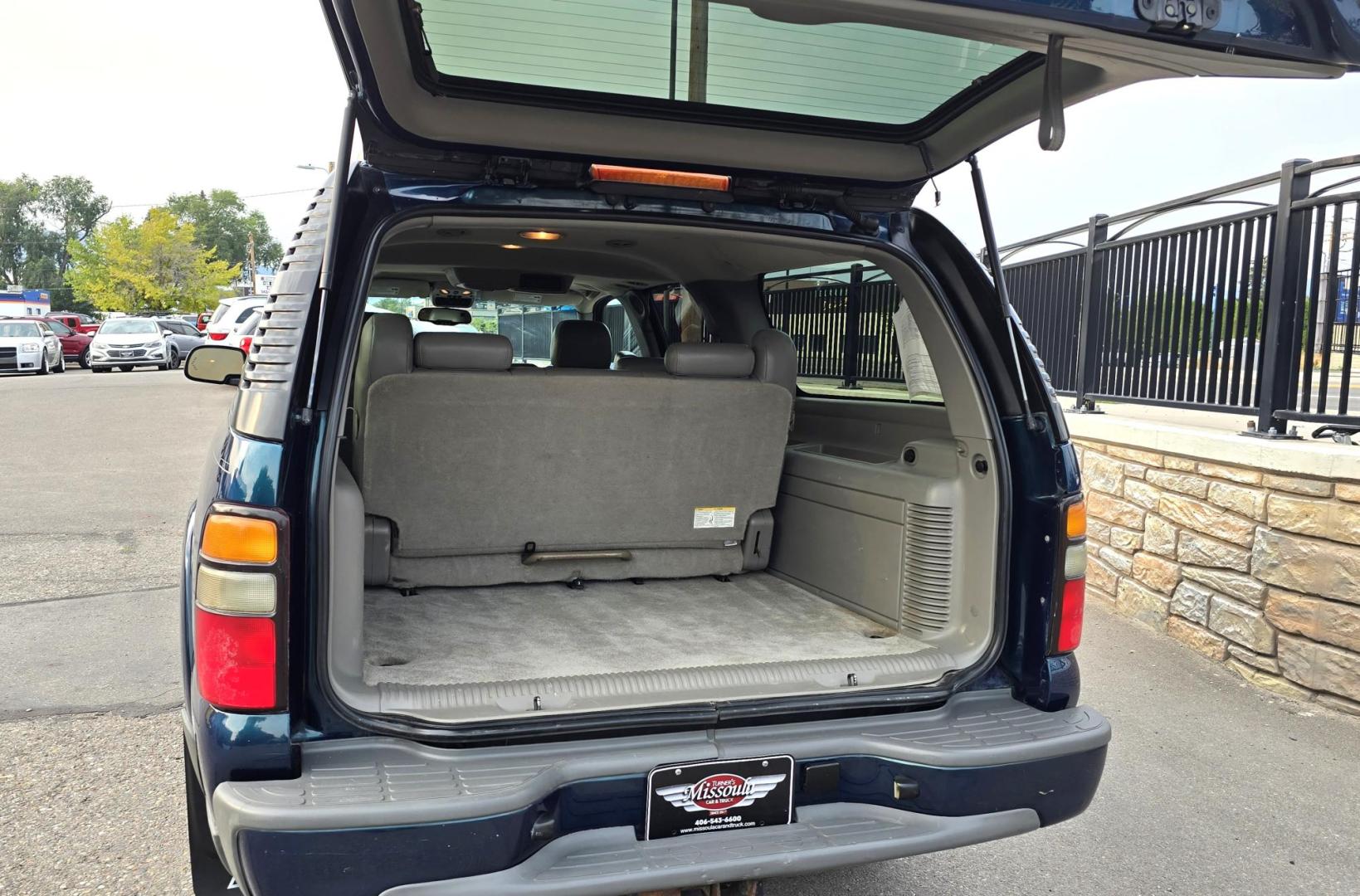 2006 Teal /Grey Leather Chevrolet Suburban Z71 Z71 (3GNFK16Z56G) with an 5.3L V8 SFI engine, Automatic transmission, located at 450 N Russell, Missoula, MT, 59801, (406) 543-6600, 46.874496, -114.017433 - Photo#12