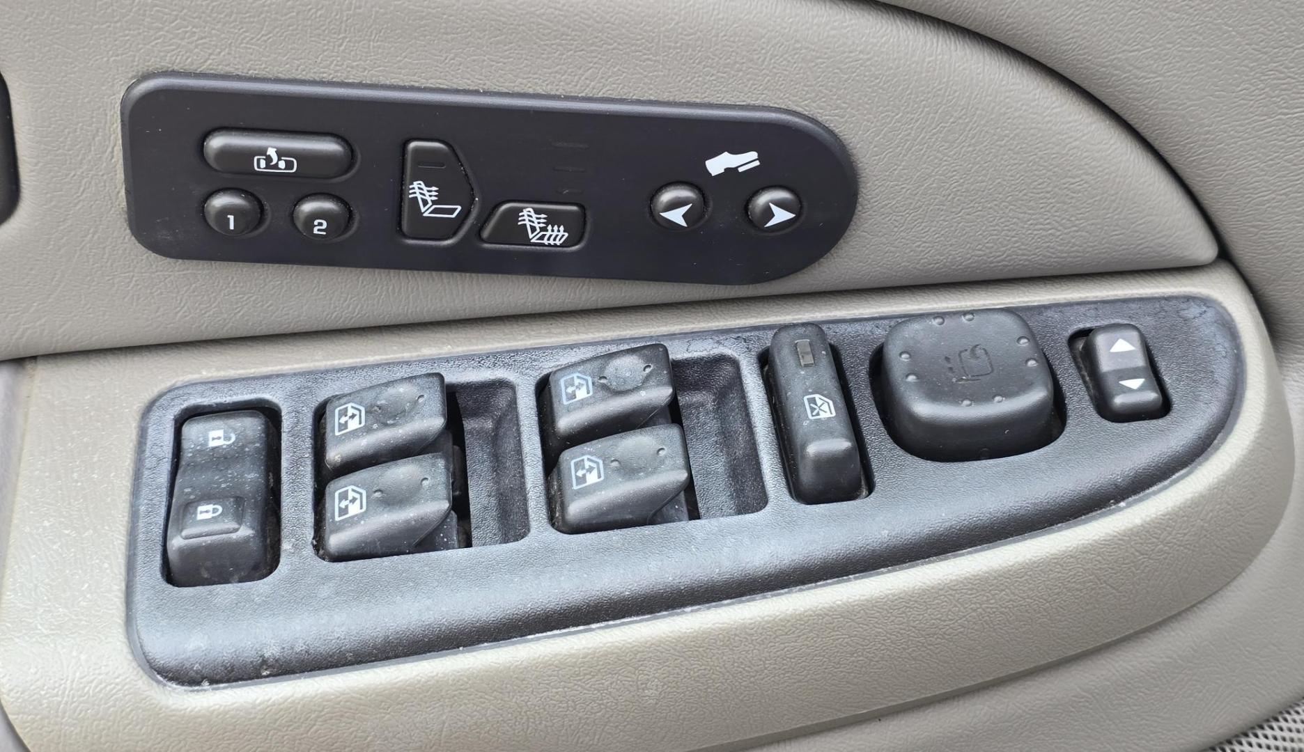 2006 Teal /Grey Leather Chevrolet Suburban Z71 Z71 (3GNFK16Z56G) with an 5.3L V8 SFI engine, Automatic transmission, located at 450 N Russell, Missoula, MT, 59801, (406) 543-6600, 46.874496, -114.017433 - Photo#19