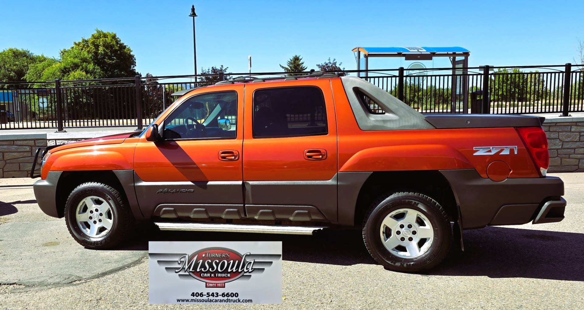 2003 Copper /Gray Chevrolet Avalanche (3GNEK13TX3G) with an 5.3L V8 MPI OHV engine, Automatic transmission, located at 450 N Russell, Missoula, MT, 59801, (406) 543-6600, 46.874496, -114.017433 - Very Desirable One Owner Chevy Avalanche with Auto Select 4WD along with 2WD, Four Low, Four High. Reliable 5.3L V8 Engine. Power Drives Seat. Plush Cloth Interior. Air Conditioning. Cruise Control. Tilt. AM FM CD Player. Running Boards.- Photo#0