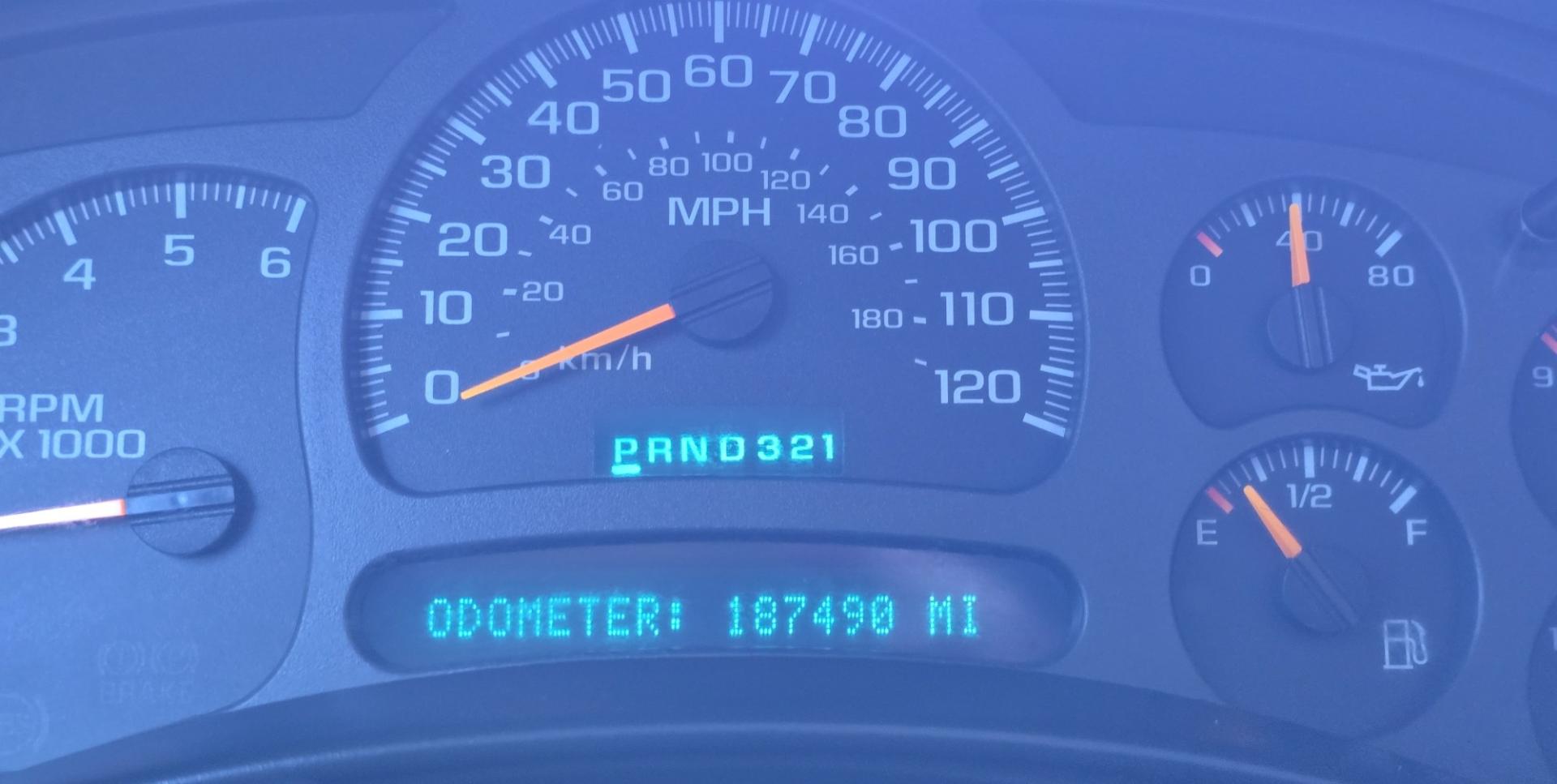 2003 Copper /Gray Chevrolet Avalanche (3GNEK13TX3G) with an 5.3L V8 MPI OHV engine, Automatic transmission, located at 450 N Russell, Missoula, MT, 59801, (406) 543-6600, 46.874496, -114.017433 - Very Desirable One Owner Chevy Avalanche with Auto Select 4WD along with 2WD, Four Low, Four High. Reliable 5.3L V8 Engine. Power Drives Seat. Plush Cloth Interior. Air Conditioning. Cruise Control. Tilt. AM FM CD Player. Running Boards.- Photo#7
