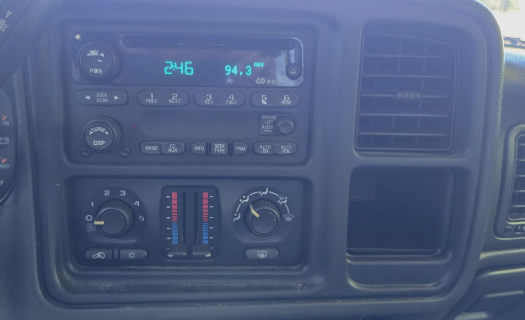 2003 Copper /Gray Chevrolet Avalanche (3GNEK13TX3G) with an 5.3L V8 MPI OHV engine, Automatic transmission, located at 450 N Russell, Missoula, MT, 59801, (406) 543-6600, 46.874496, -114.017433 - Very Desirable One Owner Chevy Avalanche with Auto Select 4WD along with 2WD, Four Low, Four High. Reliable 5.3L V8 Engine. Power Drives Seat. Plush Cloth Interior. Air Conditioning. Cruise Control. Tilt. AM FM CD Player. Running Boards.- Photo#10