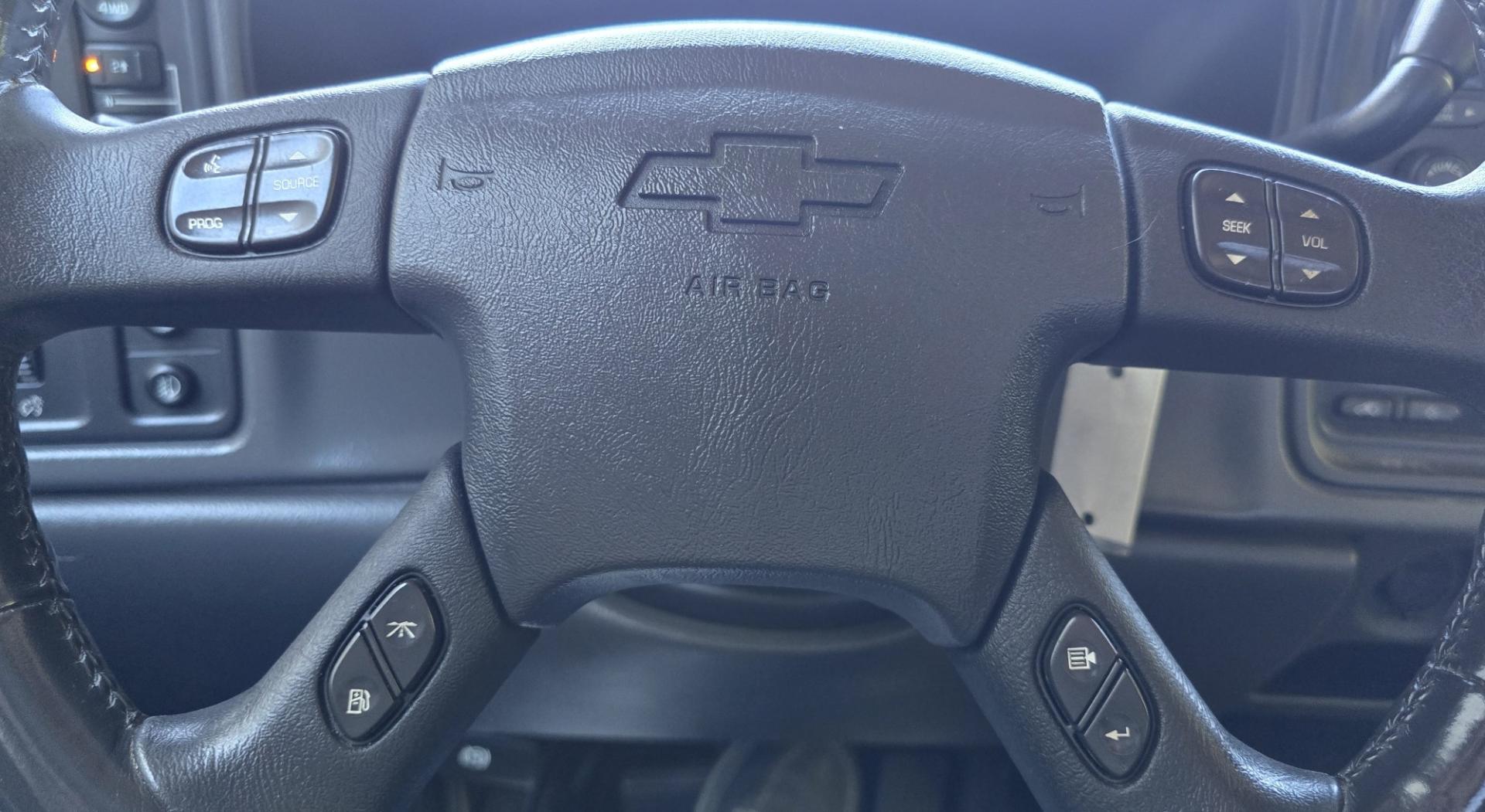 2003 Copper /Gray Chevrolet Avalanche (3GNEK13TX3G) with an 5.3L V8 MPI OHV engine, Automatic transmission, located at 450 N Russell, Missoula, MT, 59801, (406) 543-6600, 46.874496, -114.017433 - Very Desirable One Owner Chevy Avalanche with Auto Select 4WD along with 2WD, Four Low, Four High. Reliable 5.3L V8 Engine. Power Drives Seat. Plush Cloth Interior. Air Conditioning. Cruise Control. Tilt. AM FM CD Player. Running Boards.- Photo#8