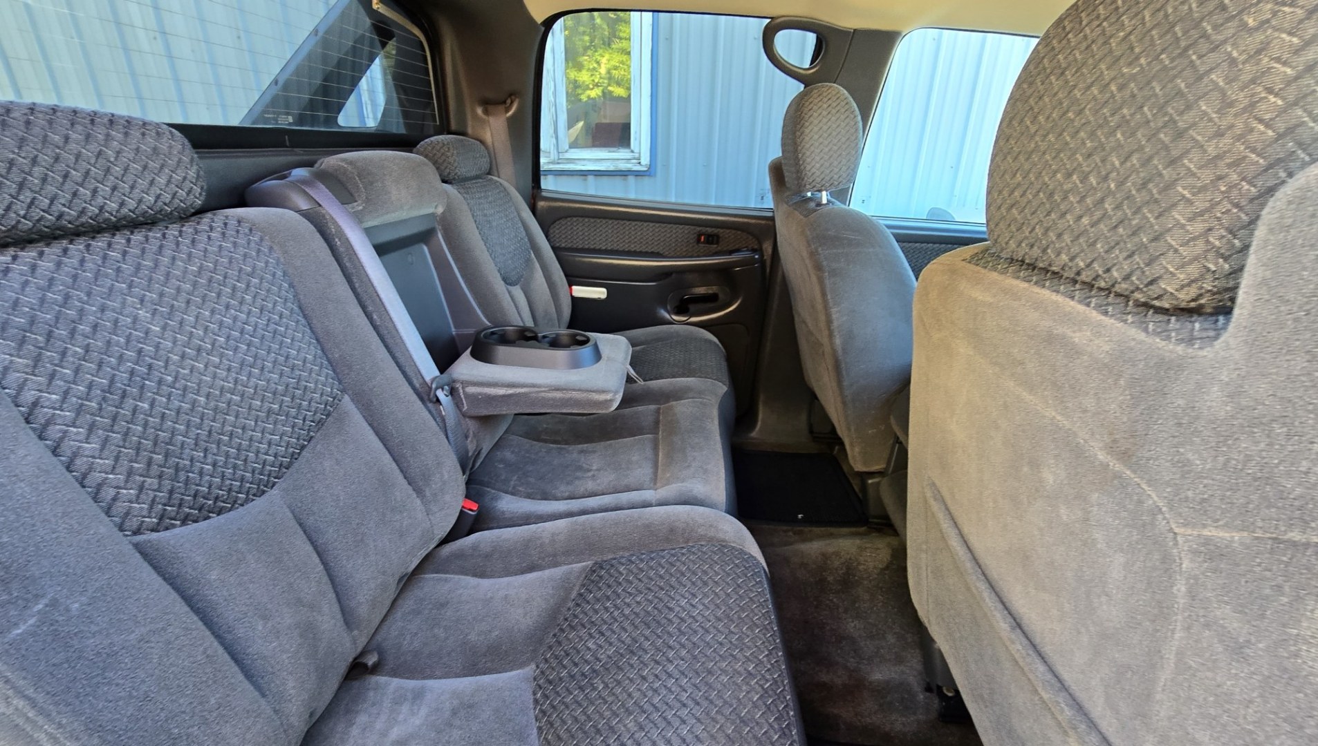 2003 Copper /Gray Chevrolet Avalanche (3GNEK13TX3G) with an 5.3L V8 MPI OHV engine, Automatic transmission, located at 450 N Russell, Missoula, MT, 59801, (406) 543-6600, 46.874496, -114.017433 - Very Desirable One Owner Chevy Avalanche with Auto Select 4WD along with 2WD, Four Low, Four High. Reliable 5.3L V8 Engine. Power Drives Seat. Plush Cloth Interior. Air Conditioning. Cruise Control. Tilt. AM FM CD Player. Running Boards.- Photo#13