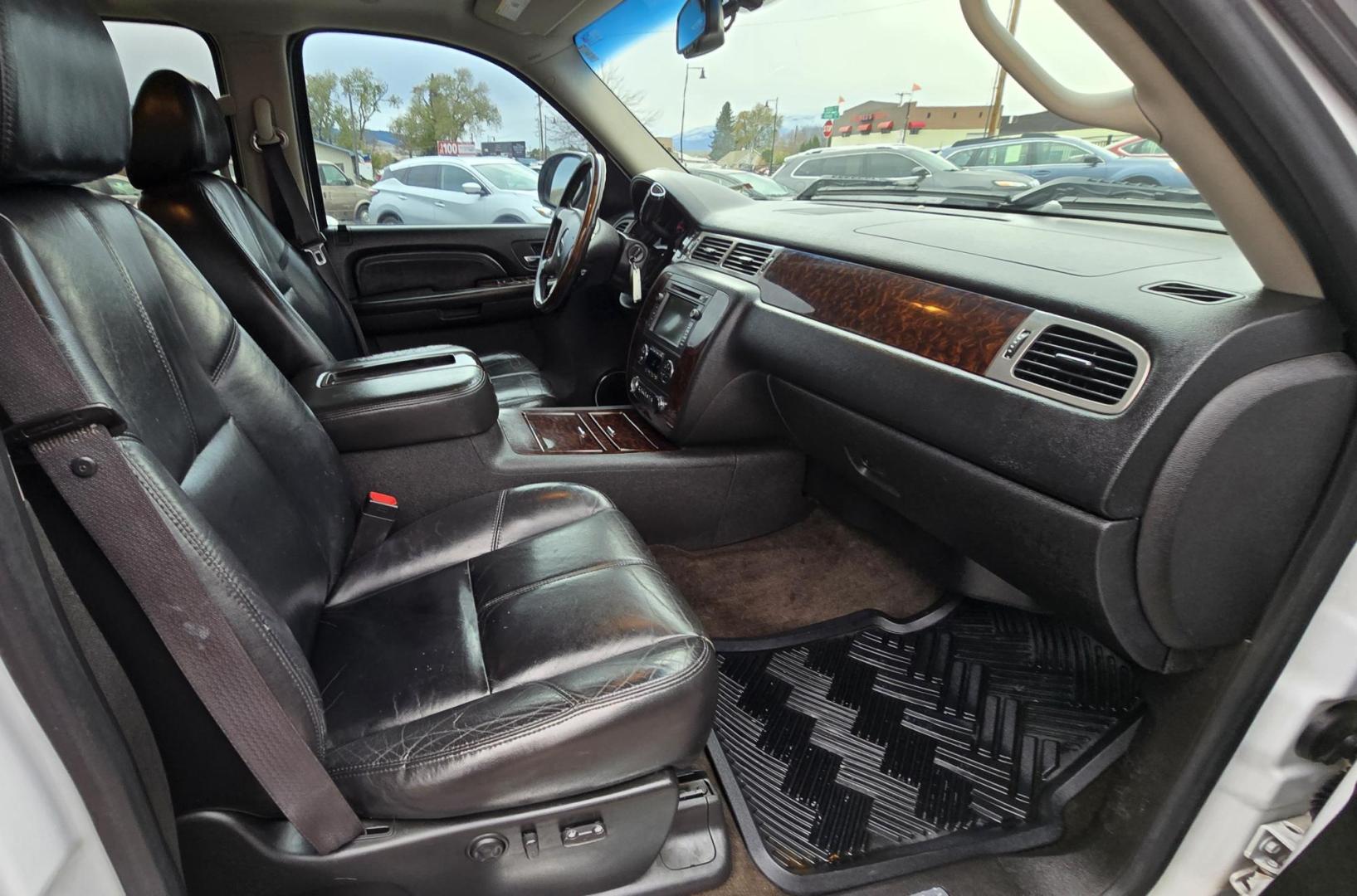 2008 White /Black Leather GMC Sierra 1500 Denali (2GTEK638381) with an 6.2L V8 SFI engine, Automatic transmission, located at 450 N Russell, Missoula, MT, 59801, (406) 543-6600, 46.874496, -114.017433 - GMC's top of the line Denali package. AWD. Powerful 6.2L v8 Engine. Automatic Transmission. Black leather interior. Heated Power Seats. Navigation. Power Sunroof. Air. Cruise. Tilt. Bedliner. AM FM CD Bluetooth. Nice Cooper Radials. Because of the miles, Financing is NOT Available on this Truck. - Photo#9