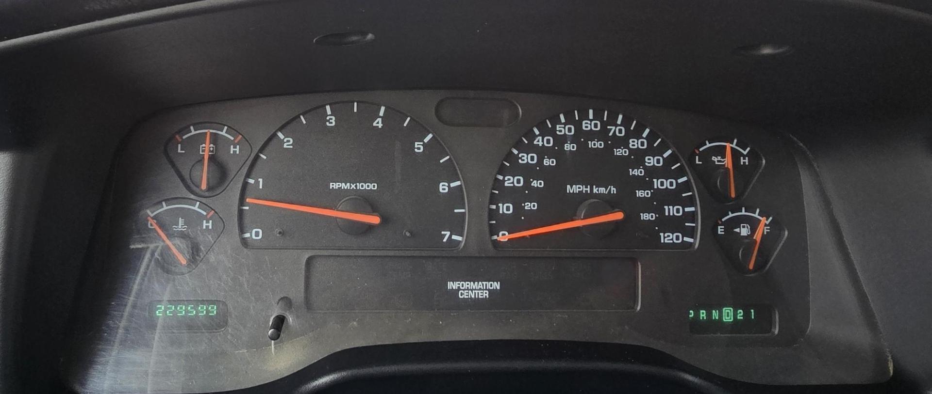 2003 Blue /Gray Dodge Dakota SLT (1D7HG48N63S) with an 4.7L V8 SOHC 16V engine, Automatic with Overdrive transmission, located at 450 N Russell, Missoula, MT, 59801, (406) 543-6600, 46.874496, -114.017433 - Nice mid-size 4WD. 4.7l V8 Offers Power and Economy. Automatic Transmission. Air. Cruise. Tilt. Power Windows and Locks.AM FM CD Player. Excellent Tires. Has a dent on the passenger side and the Center arm Rest is Missing. Because of the age of this vehicle, our lenders do NOT offer financing. - Photo#15