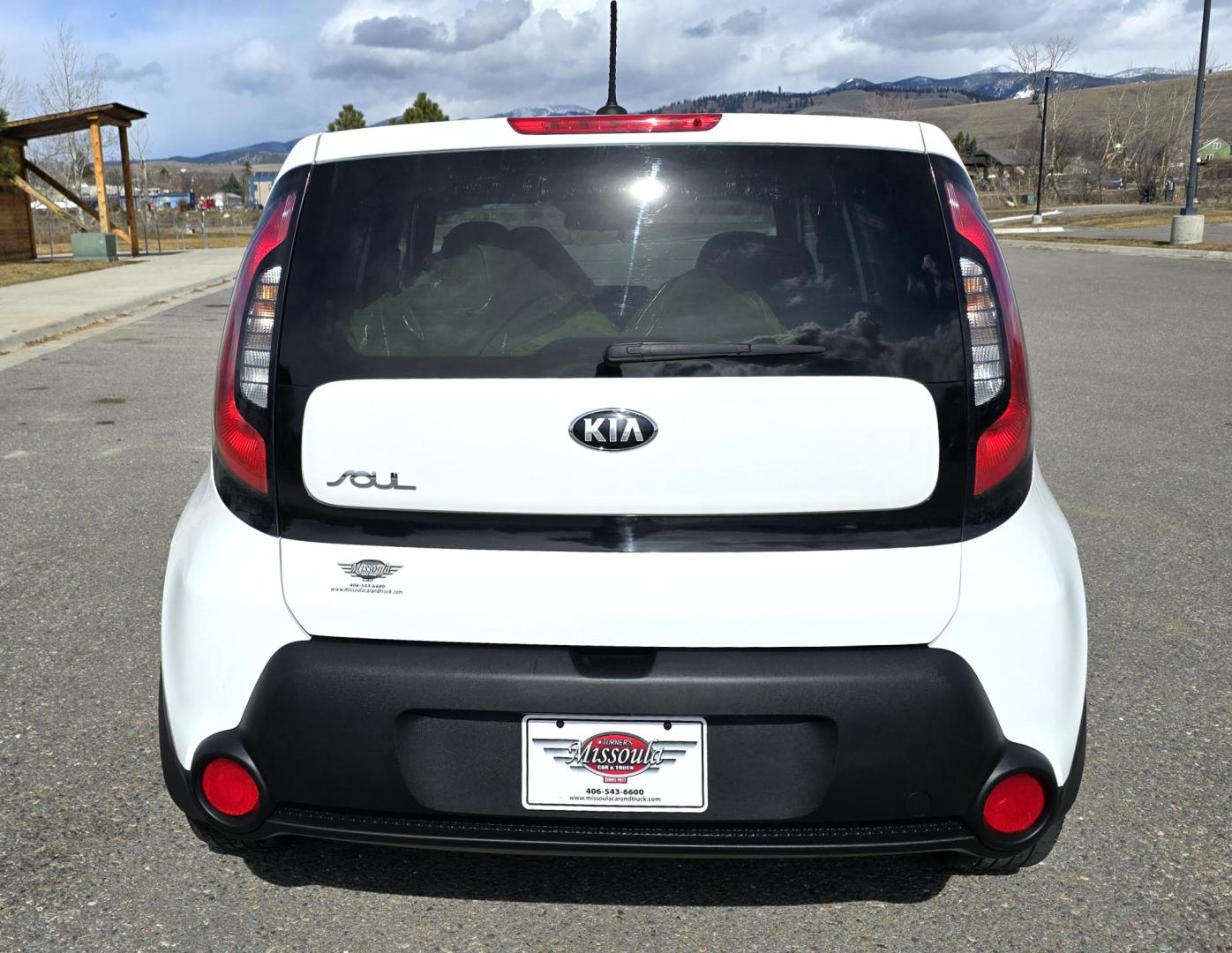2016 White /Blk/Beige Kia Soul (KNDJN2A24G7) with an 1.6L L4 DOHC 16V engine, Automatic transmission, located at 450 N Russell, Missoula, MT, 59801, (406) 543-6600, 46.874496, -114.017433 - Cute little FWD with only 79,000 Miles. Very Economical 1.6L Engine. 6 Speed Automatic Transmission.Runs Amazing. Air. Cruise. Tilt. Power Windows and Locks. Remote Start. Comes with extra set of Studded Snow Tires. - Photo#5