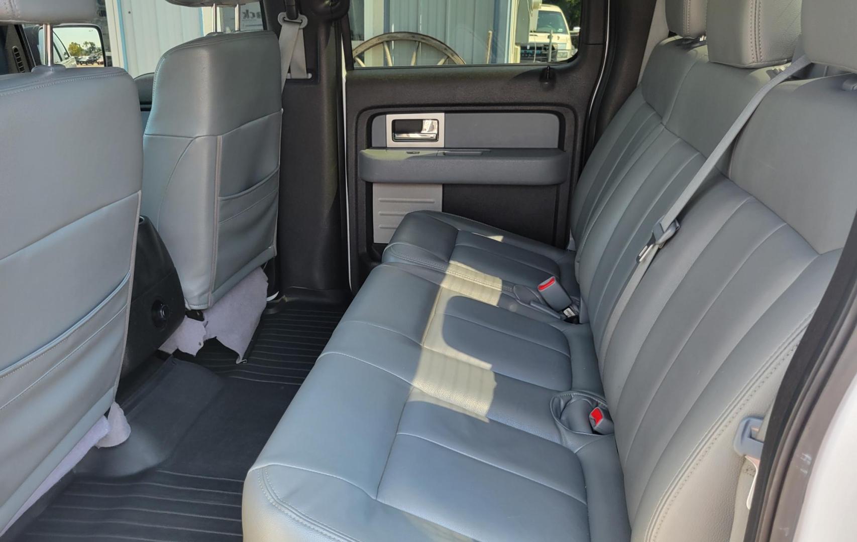 2011 White /Black Ford F-150 XLT (1FTFW1EF0BK) with an 5.0L V8 engine, 4-Speed Automatic transmission, located at 450 N Russell, Missoula, MT, 59801, (406) 543-6600, 46.874496, -114.017433 - Clean 4WD Truck. 5.0L V8 engine. 4 Speed Automatic Transmission. Air. Cruise. Tilt. Power Windows and Locks. Backup Camera. Running Boards. Towing. Tonneau Cover. Nice Highway Tires. Remote Start. - Photo#10