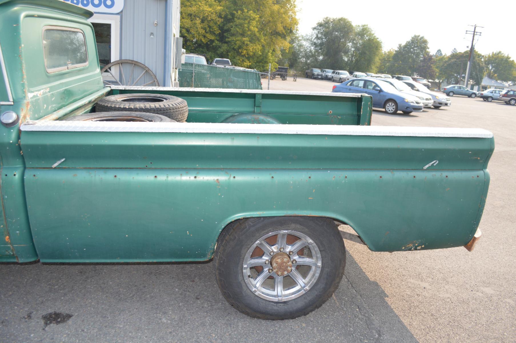 1963 Green GMC 2500 Custom (1502PG6468B) with an 305 V6 engine, Automatic transmission, located at 450 N Russell, Missoula, MT, 59801, (406) 543-6600, 46.874496, -114.017433 - Really Cool Old Pickup. V6 Engine. Automatic Transmission. Runs! Great Project Truck or drive it the way it is for a bit of nostalgia. - Photo #2