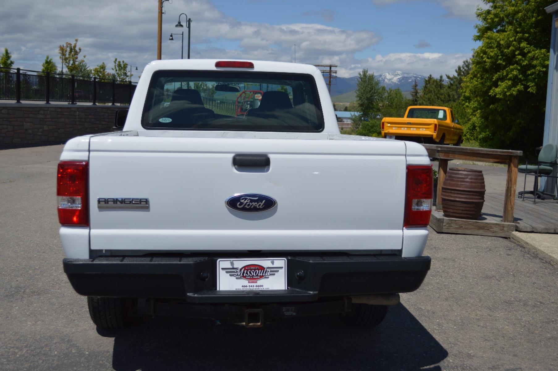 2009 White Ford Ranger Sport SuperCab 2WD (1FTYR14D19P) with an 2.3L L4 SOHC 8V engine, Automatic transmission, located at 450 N Russell, Missoula, MT, 59801, (406) 543-6600, 46.874496, -114.017433 - 1 Owner. Only 48K Miles. Excellent Condition. Clean CarFax - Photo #4