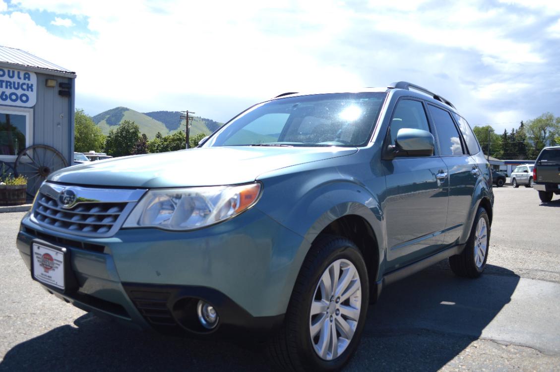 2013 Green Subaru Forester 2.5X Premium (JF2SHADC6DG) with an 2.5L H4 SOHC 16V engine, 5-Speed Manual transmission, located at 450 N Russell, Missoula, MT, 59801, (406) 543-6600, 46.874496, -114.017433 - Photo #6