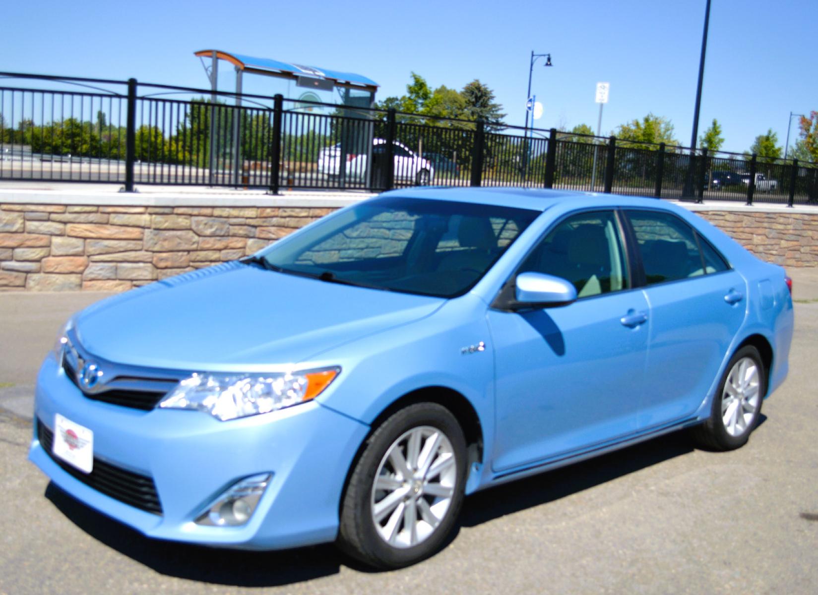 2013 Blue Toyota Camry Hybrid XLE (4T1BD1FKXDU) with an 2.5L L4 DOHC 16V HYBRID engine, Continuously Variable Transmission transmission, located at 450 N Russell, Missoula, MT, 59801, (406) 543-6600, 46.874496, -114.017433 - Beautiful Hybrid in very good condition. Only 47K Miles. Navigation. Backup Camera. Air Conditioning. Power Sunroof. Power Seats. Power Windows. Heated Seats. - Photo #2