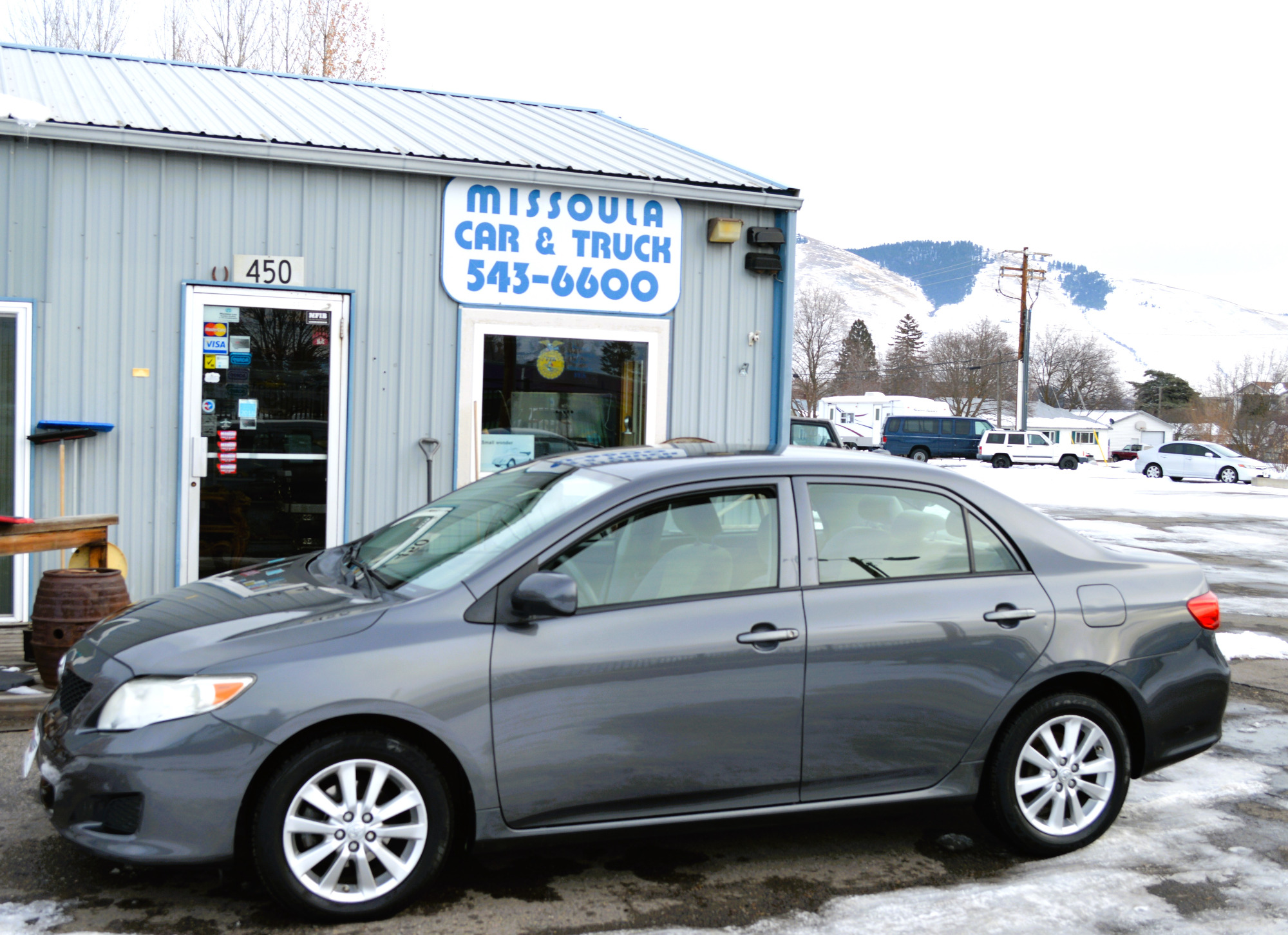 photo of 2009 Toyota Corolla LE 5-Speed AT Low Miles!