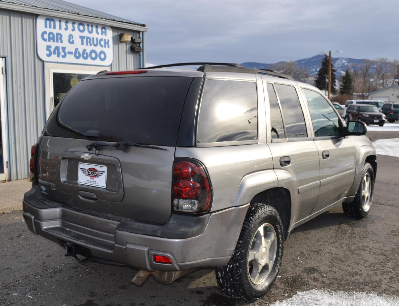 2006 Pewter Chevrolet TrailBlazer LS 4WD (1GNDT13S662) with an 4.2L L6 DOHC 24V engine, 4-Speed Automatic Overdrive transmission, located at 450 N Russell, Missoula, MT, 59801, (406) 543-6600, 46.874496, -114.017433 - Great Running SUV. Automatic Transmission. Power Sunroof. Air Conditioning. Power Windows. Cruise. Tilt. AM/FM CD. - Photo #1