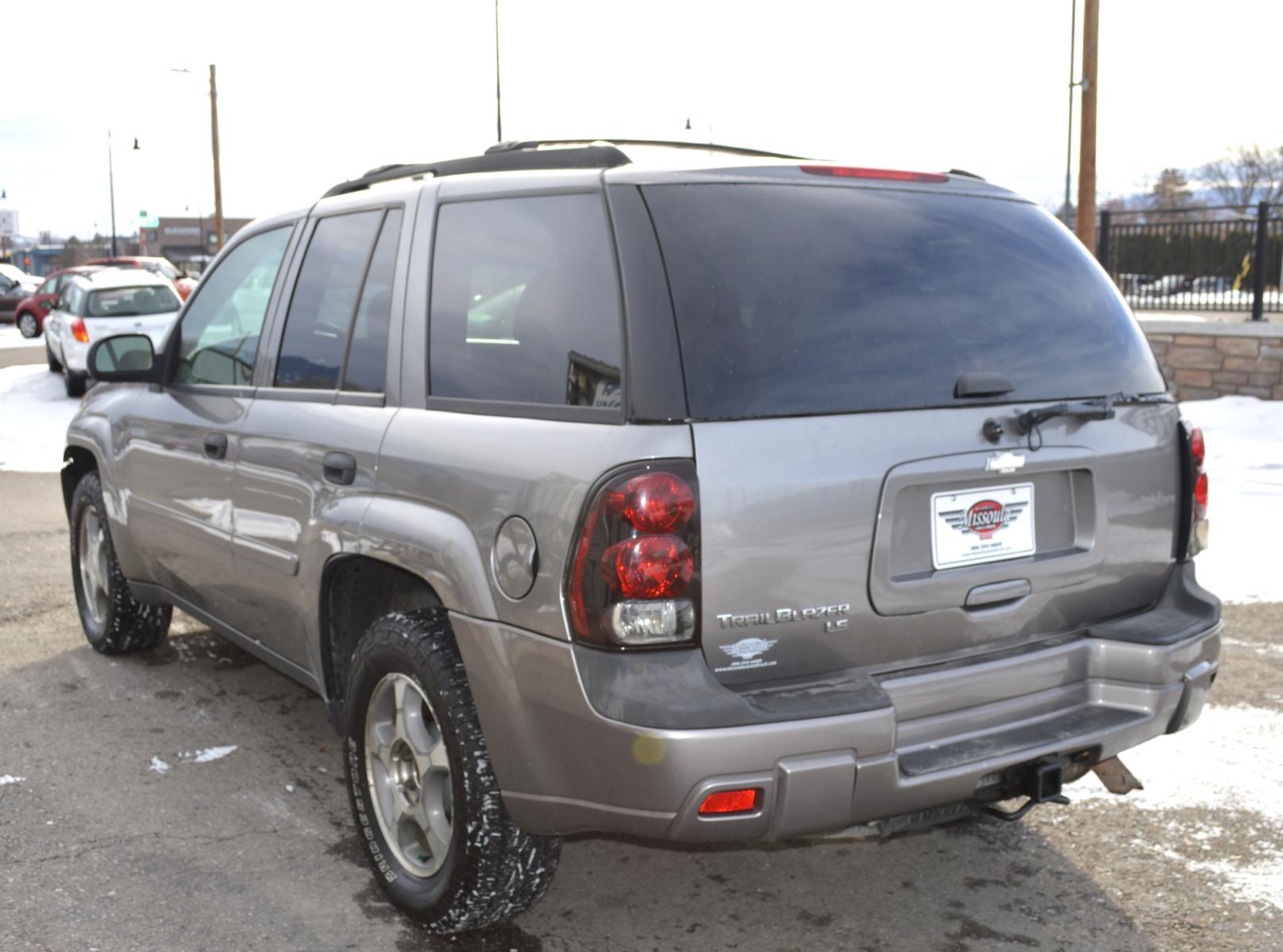 2006 Pewter Chevrolet TrailBlazer LS 4WD (1GNDT13S662) with an 4.2L L6 DOHC 24V engine, 4-Speed Automatic Overdrive transmission, located at 450 N Russell, Missoula, MT, 59801, (406) 543-6600, 46.874496, -114.017433 - Great Running SUV. Automatic Transmission. Power Sunroof. Air Conditioning. Power Windows. Cruise. Tilt. AM/FM CD. - Photo #3