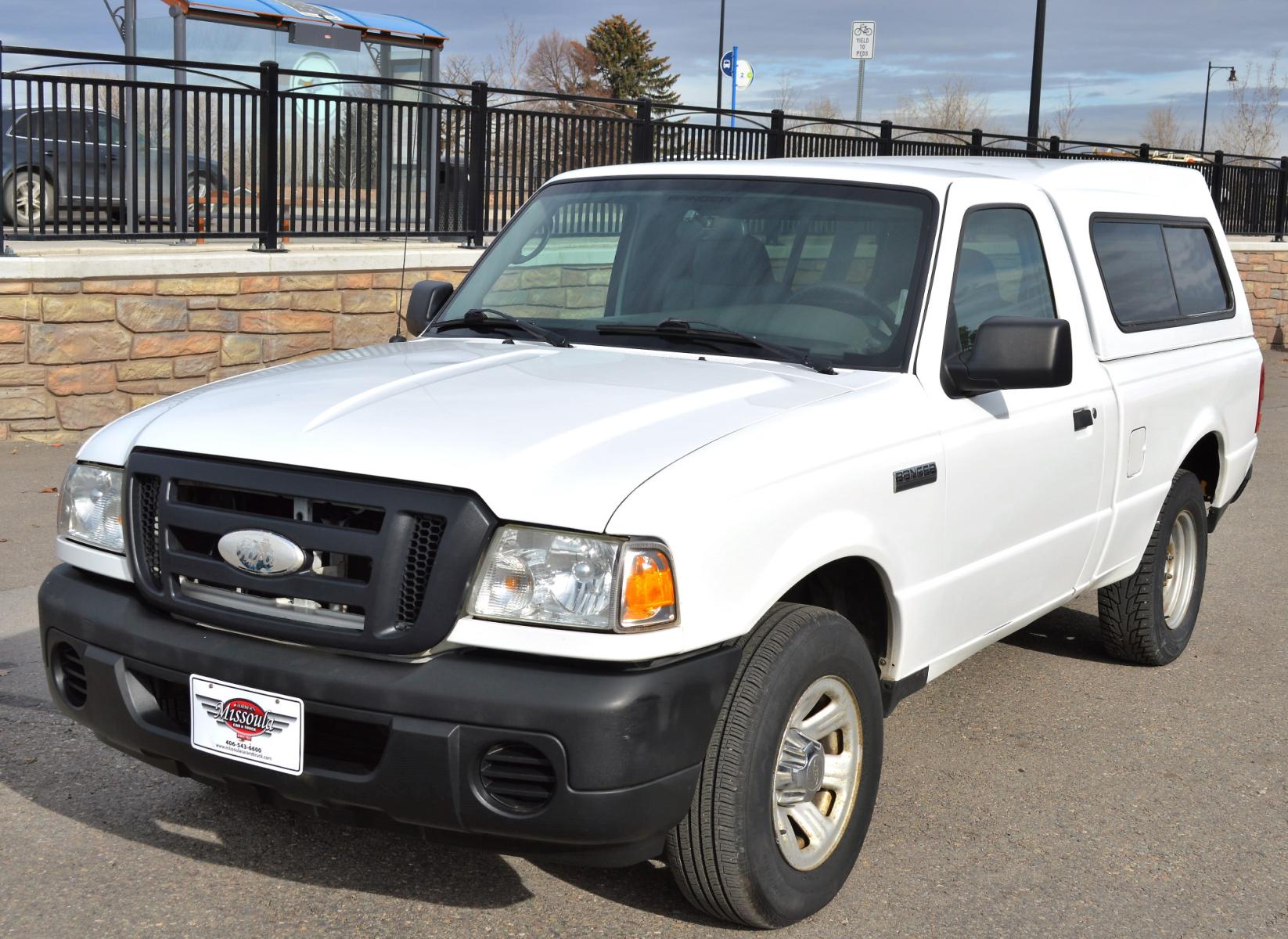 2009 White Ford Ranger Sport 2WD (1FTYR10D79P) with an 2.3L L4 SOHC 8V engine, Automatic transmission, located at 450 N Russell, Missoula, MT, 59801, (406) 543-6600, 46.874496, -114.017433 - Great Running Little Truck with Matching Topper. Automatic Transmission. Air. Cruise. Tilt. - Photo #3