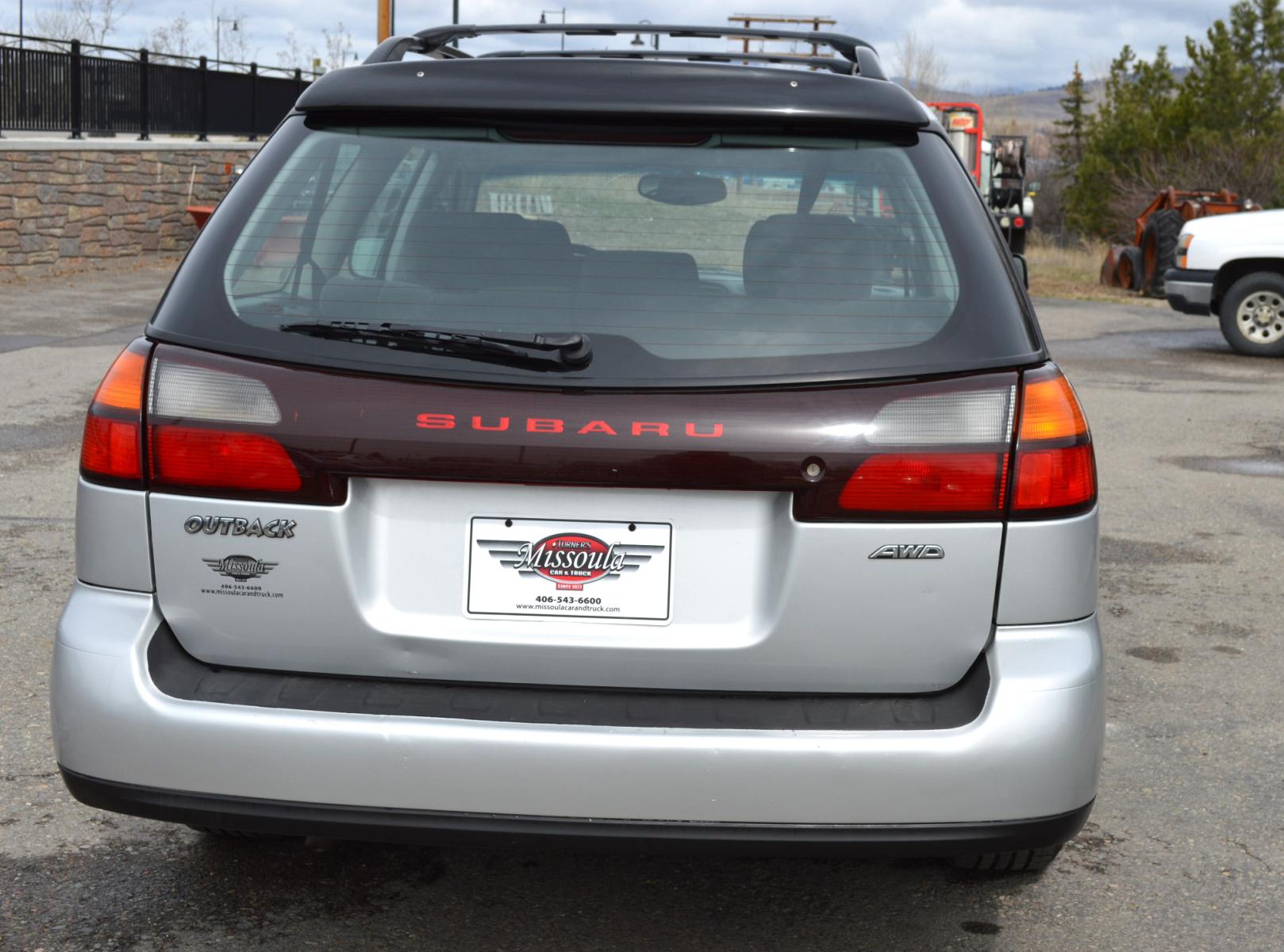 2004 Silver Subaru Outback Wagon w/All-weather Package (4S3BH675X47) with an 2.5L H4 SOHC 16V engine, Automatic transmission, located at 450 N Russell, Missoula, MT, 59801, (406) 543-6600, 46.874496, -114.017433 - Photo #7