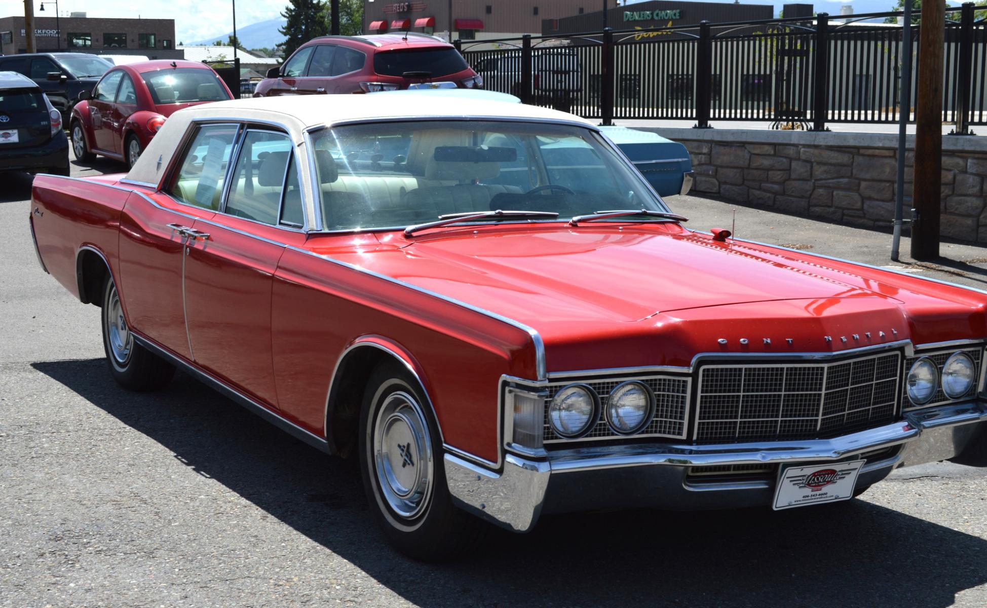 1969 Red /White Lincoln Continental (9Y82A848385) with an 460 V8 engine, Automatic transmission, located at 450 N Russell, Missoula, MT, 59801, (406) 543-6600, 46.874496, -114.017433 - Beautiful Car. Excellent Condition. Power Leather Seat. Power Windows and Locks. Air Conditioning. AM FM Radio This vehicle is more then 20 years old and is not eligible for lending through our finance companies. - Photo #5