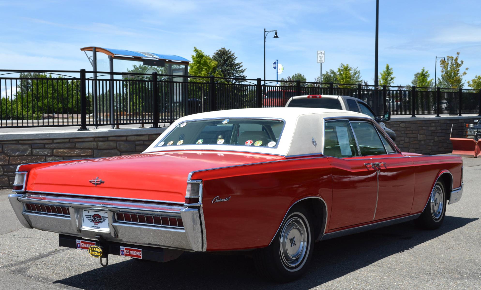 1969 Red /White Lincoln Continental (9Y82A848385) with an 460 V8 engine, Automatic transmission, located at 450 N Russell, Missoula, MT, 59801, (406) 543-6600, 46.874496, -114.017433 - Beautiful Car. Excellent Condition. Power Leather Seat. Power Windows and Locks. Air Conditioning. AM FM Radio This vehicle is more then 20 years old and is not eligible for lending through our finance companies. - Photo #6