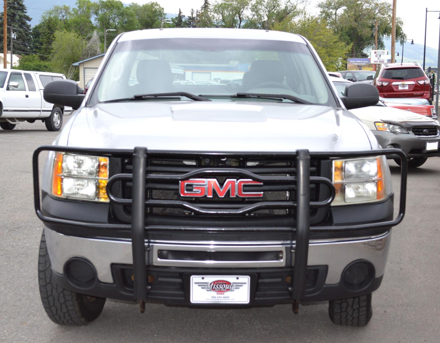 2010 Silver /Black GMC Sierra 1500 Work Truck Ext. Cab 4WD (1GTSKTE38AZ) with an 5.3L V8 OHV 16V FFV engine, 4-Speed Automatic transmission, located at 450 N Russell, Missoula, MT, 59801, (406) 543-6600, 46.874496, -114.017433 - Runs Great! 4 Wheel Drive. Extra Cab. Automatic Transmission. Air conditioning. Cruise Control. Power Windows. Towing Package. - Photo #5