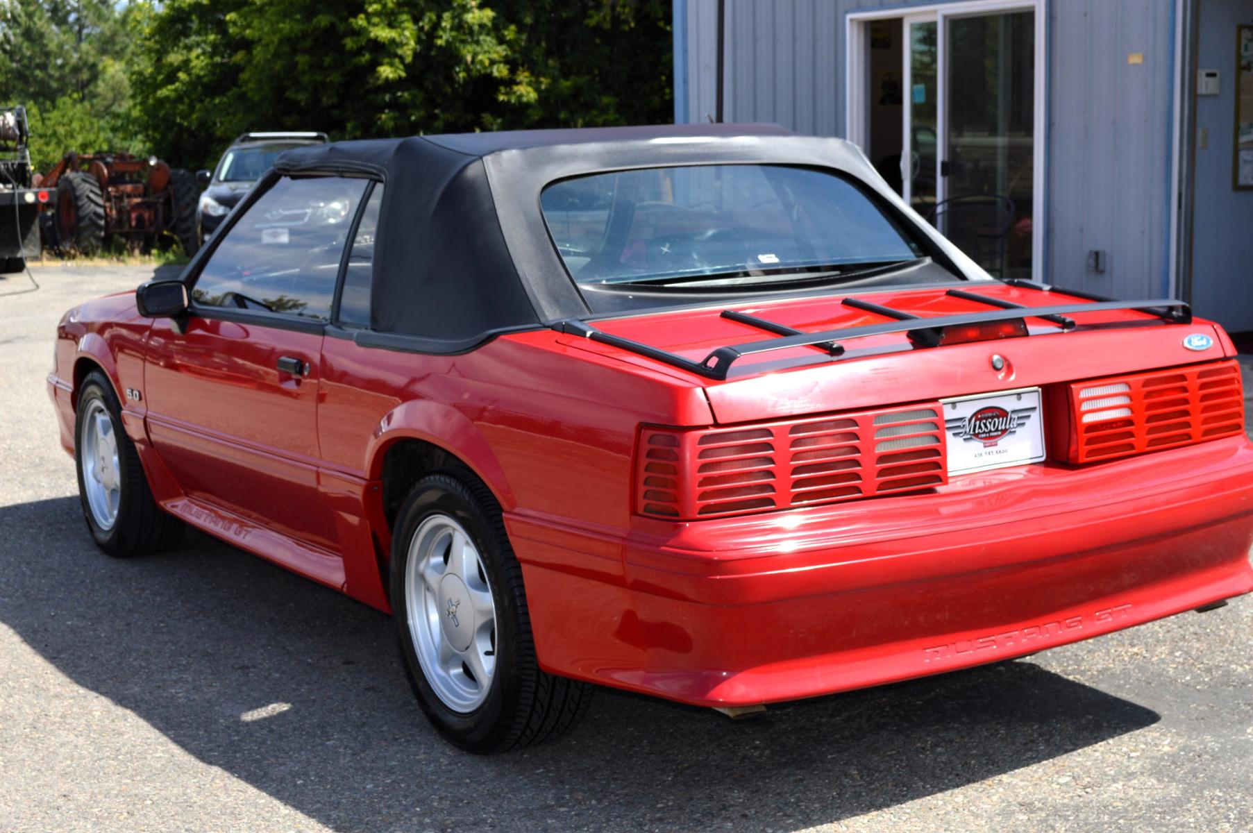 1991 Red /Black Ford Mustang GT convertible (1FACP45E3MF) with an 5.0L V8 OHV 16V engine, Automatic transmission, located at 450 N Russell, Missoula, MT, 59801, (406) 543-6600, 46.874496, -114.017433 - Nice little Convertible. Under 75K Original Miles. Power Windows. Air Conditioning. Lumbar Support. Cruise Control. AM/FM Cassette. This vehicle is more then 20 years old and is not eligible for lending through our finance companies. - Photo #10