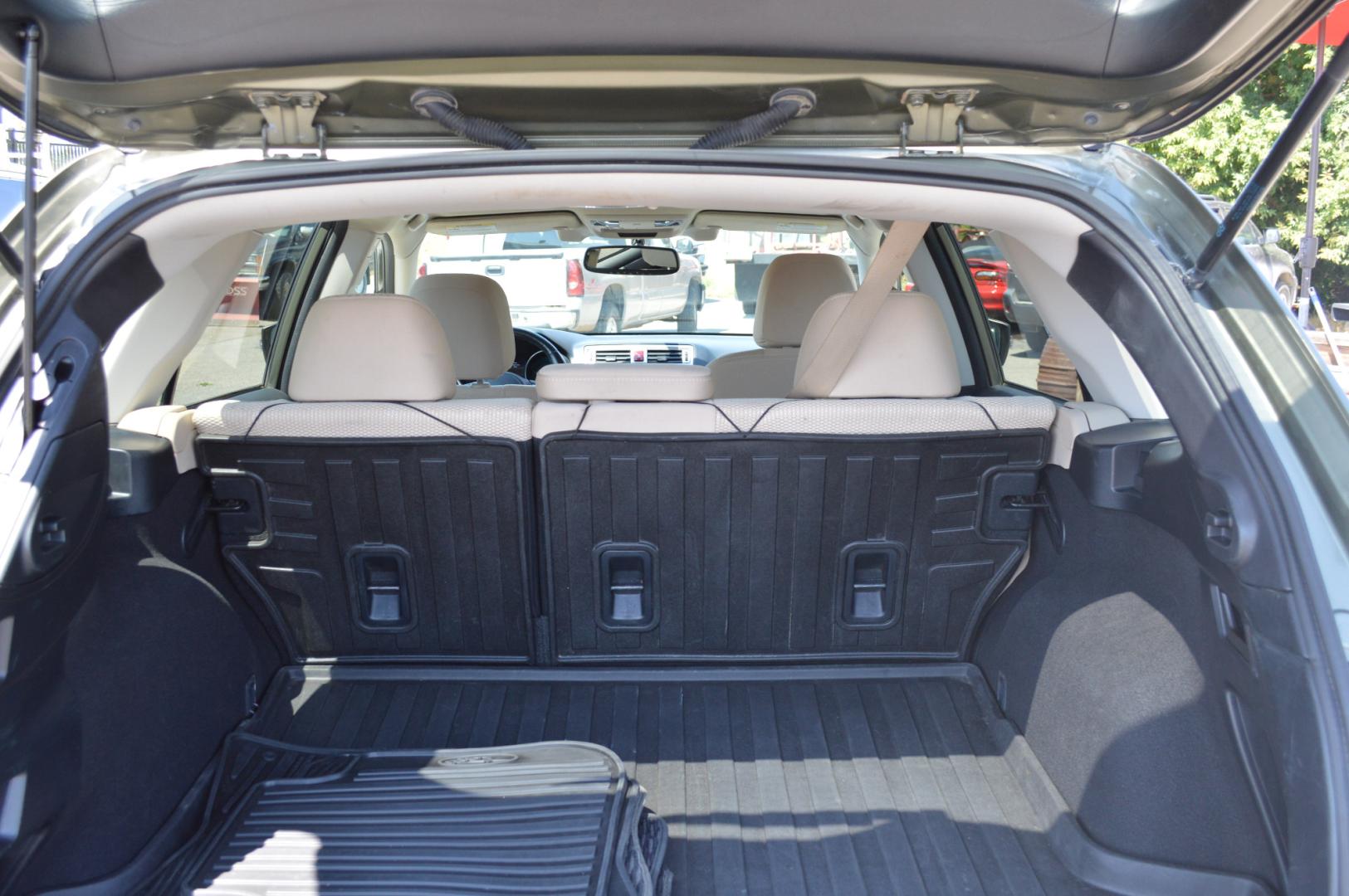 2015 Green /White Subaru Outback 2.5i Premium (4S4BSAFC5F3) with an 2.5L H4 DOHC 16V engine, 6-Speed Automatic transmission, located at 450 N Russell, Missoula, MT, 59801, (406) 543-6600, 46.874496, -114.017433 - Beautiful Green Outback. All Wheel Drive.Automatic Transmission. Heated Seats. Air. Cruise. Tilt. AM FM CD Sat. Bluetooth. Backup Camera. - Photo#8