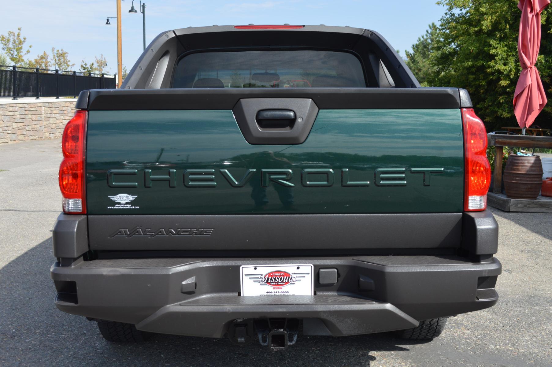 2003 Green Chevrolet Avalanche 1500 4WD (3GNEK13T83G) with an 5.3L V8 OHV 16V engine, 4-Speed Automatic Overdrive transmission, located at 450 N Russell, Missoula, MT, 59801, (406) 543-6600, 46.874496, -114.017433 - Barely over 100K Miles. Runs well. Good condition overall. Automatic Transmission. Air. Cruise. Tilt. AM FM CD Player. This vehicle is more then 20 years old and is not eligible for lending through our finance companies. - Photo #4