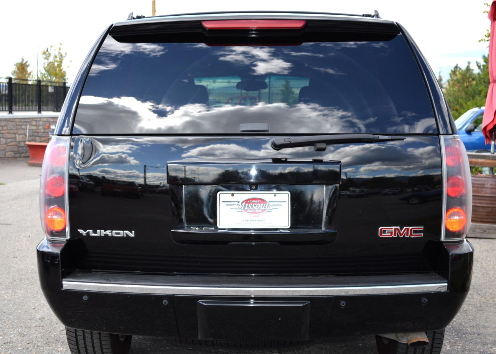 2013 Black /Black GMC Yukon Denali 4WD (1GKS2EEF6DR) with an 6.2L V8 OHV 16V engine, 6-Speed Automatic transmission, located at 450 N Russell, Missoula, MT, 59801, (406) 543-6600, 46.874496, -114.017433 - Excellent Condition SUV. Leather Heated Power Seats. Rear Bucket Seats. 3rd Row Seating. Power Sunroof. Rear Entertainment. Rear Climate Control. Like New Michelin Tires - Photo #6