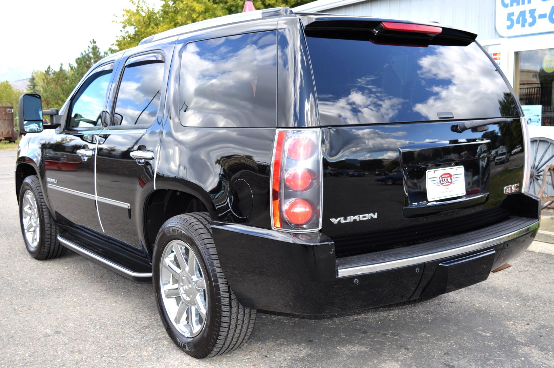 2013 Black /Black GMC Yukon Denali 4WD (1GKS2EEF6DR) with an 6.2L V8 OHV 16V engine, 6-Speed Automatic transmission, located at 450 N Russell, Missoula, MT, 59801, (406) 543-6600, 46.874496, -114.017433 - Excellent Condition SUV. Leather Heated Power Seats. Rear Bucket Seats. 3rd Row Seating. Power Sunroof. Rear Entertainment. Rear Climate Control. Like New Michelin Tires - Photo #7