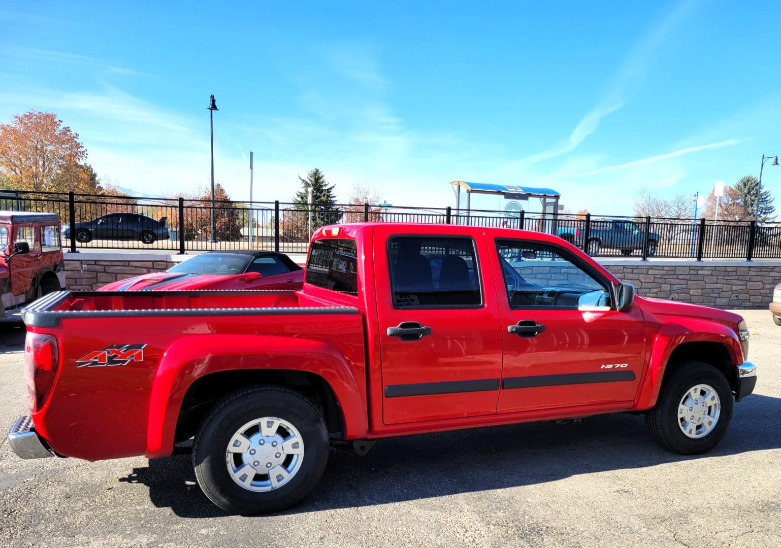 2007 Red /Black Isuzu Truck i-370 Crew Cab LS 4WD (1GGDT13E678) with an 3.7L L5 DOHC 20V engine, 4-Speed Automatic transmission, located at 450 N Russell, Missoula, MT, 59801, (406) 543-6600, 46.874496, -114.017433 - Photo#4