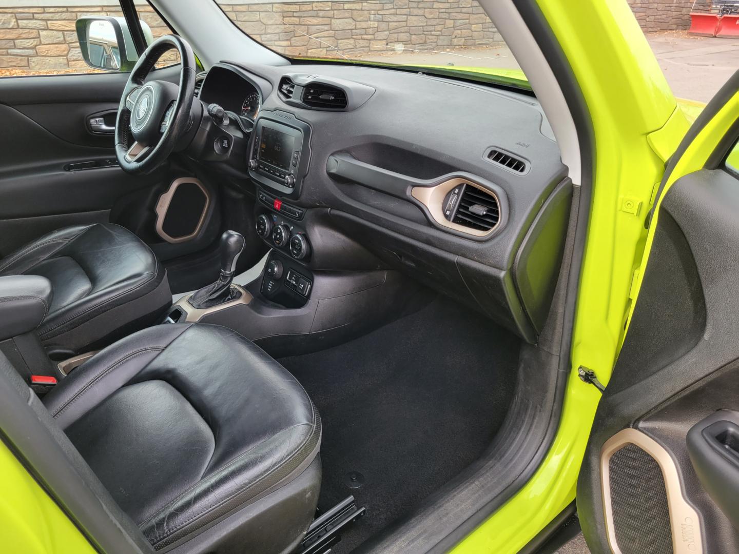 2017 Hyper Green /Black Jeep Renegade Limited 4WD (ZACCJBDB9HP) with an 2.4L L4 DOHC 16V engine, 9A transmission, located at 450 N Russell, Missoula, MT, 59801, (406) 543-6600, 46.874496, -114.017433 - Photo#12