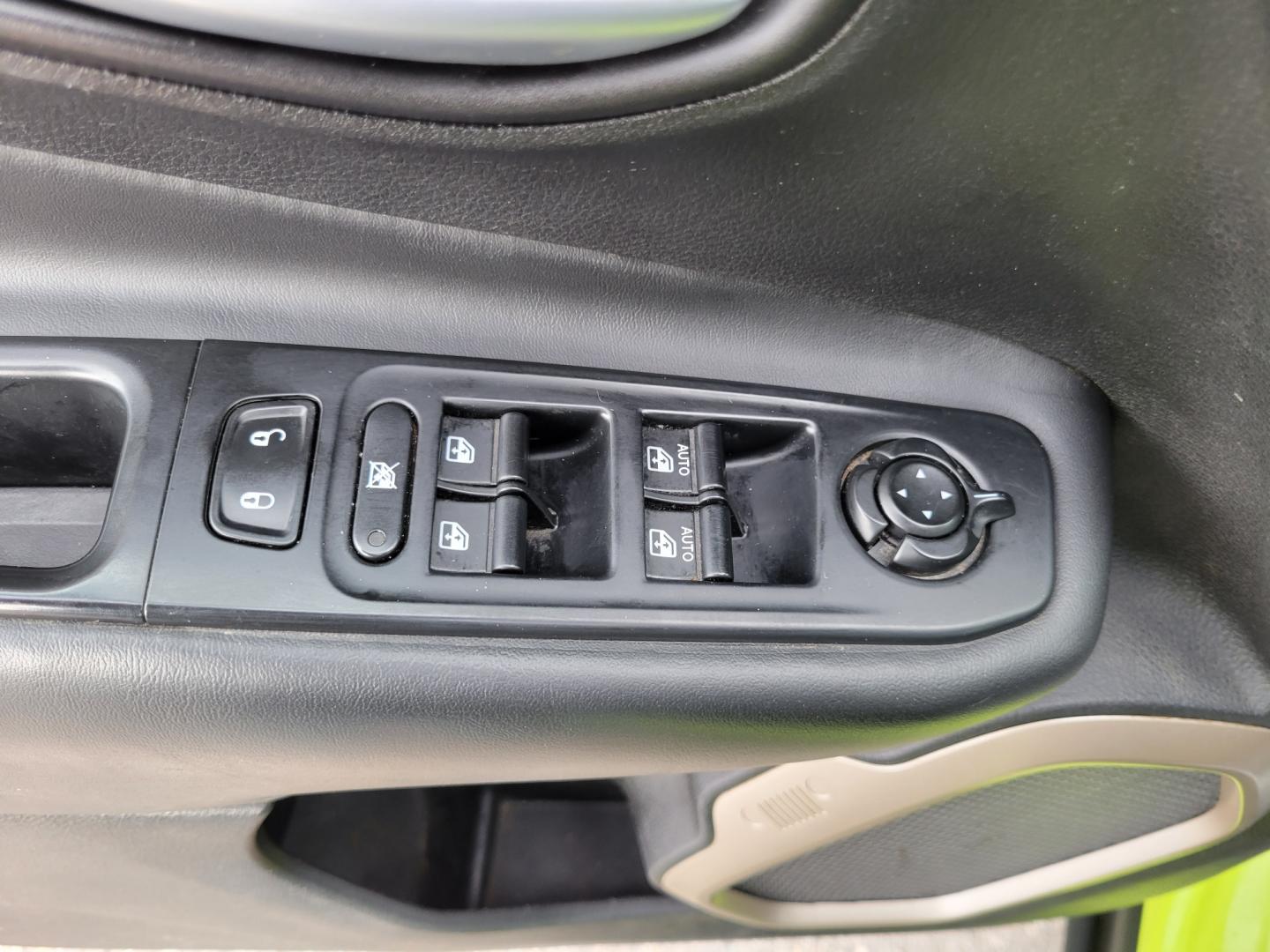2017 Hyper Green /Black Jeep Renegade Limited 4WD (ZACCJBDB9HP) with an 2.4L L4 DOHC 16V engine, 9A transmission, located at 450 N Russell, Missoula, MT, 59801, (406) 543-6600, 46.874496, -114.017433 - Photo#15