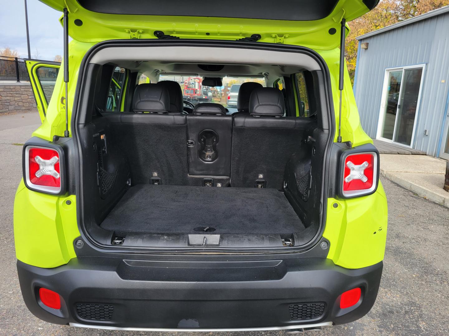 2017 Hyper Green /Black Jeep Renegade Limited 4WD (ZACCJBDB9HP) with an 2.4L L4 DOHC 16V engine, 9A transmission, located at 450 N Russell, Missoula, MT, 59801, (406) 543-6600, 46.874496, -114.017433 - Photo#8