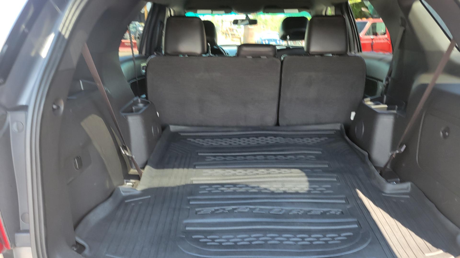 2013 Grey /Black Ford Explorer XLT (1FM5K8D87DG) with an 3.5L v6 engine, 6 Speed Auto transmission, located at 450 N Russell, Missoula, MT, 59801, (406) 543-6600, 46.874496, -114.017433 - Photo#8