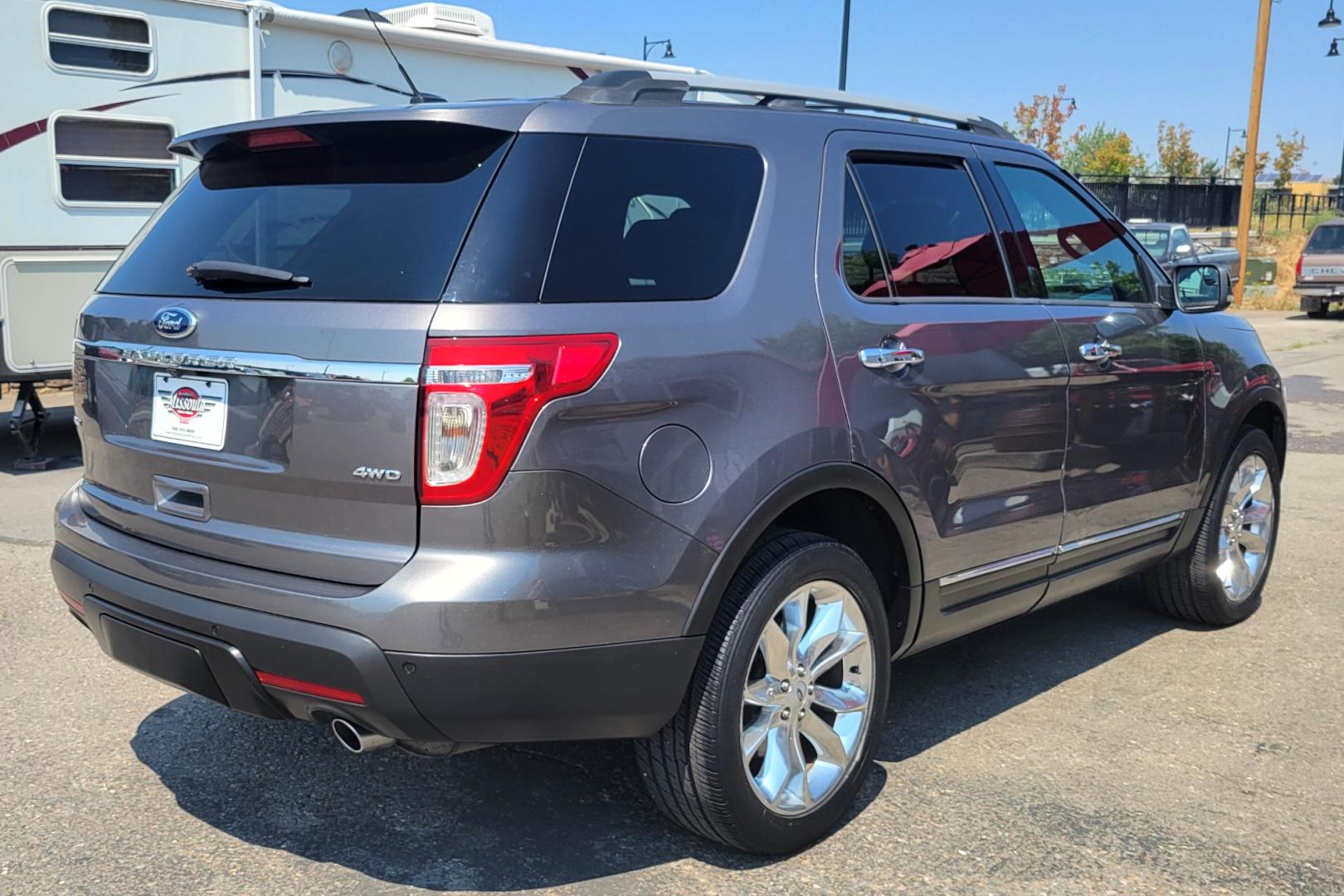 2013 Grey /Black Ford Explorer XLT (1FM5K8D87DG) with an 3.5L v6 engine, 6 Speed Auto transmission, located at 450 N Russell, Missoula, MT, 59801, (406) 543-6600, 46.874496, -114.017433 - Photo#5
