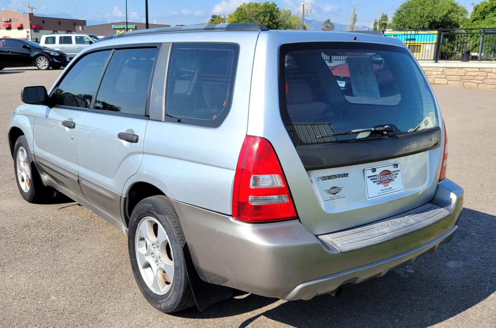2003 Silver /Gray Subaru Forester 2.5 XS (JF1SG65633H) with an 2.5L H4 SOHC 16V engine, 4-Speed Automatic Overdrive transmission, located at 450 N Russell, Missoula, MT, 59801, (406) 543-6600, 46.874496, -114.017433 - 2.5L I4 Engine. AWD. Automatic Transmission. Air Blows Cold. The engine seems a little tired so we are selling as an around town vehicle or for parts as most of the body is very good and the transmission seems strong. Starts every time. Financing is not available. - Photo#4