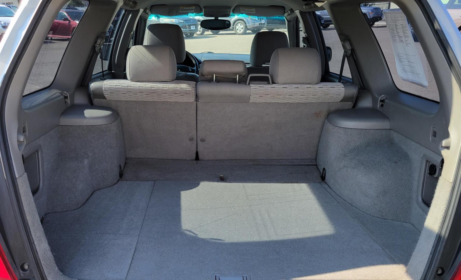 2003 Silver /Gray Subaru Forester 2.5 XS (JF1SG65633H) with an 2.5L H4 SOHC 16V engine, 4-Speed Automatic Overdrive transmission, located at 450 N Russell, Missoula, MT, 59801, (406) 543-6600, 46.874496, -114.017433 - 2.5L I4 Engine. AWD. Automatic Transmission. Air Blows Cold. The engine seems a little tired so we are selling as an around town vehicle or for parts as most of the body is very good and the transmission seems strong. Starts every time. Financing is not available. - Photo#8