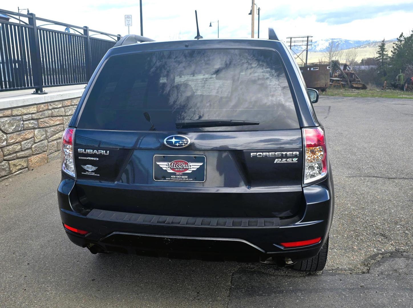 2012 Grey /White Subaru Forester 2.5X Premium (JF2SHADCXCH) with an 2.5L H4 SOHC 16V engine, 4-Speed Automatic transmission, located at 450 N Russell, Missoula, MT, 59801, (406) 543-6600, 46.874496, -114.017433 - Great Miles. Only 95K. Very Clean AWD Forester. 2.4L H4 Engine. Automatic Transmission. Huge Sunroof. Power Drivers Seat. Heated Front Seats. AM FM Bluetooth. Air. Cruise. Tilt. Power Windows and Locks. Rubber is Like New. We Finance through local Credit Unions. We do NOT offer In House (Buy Her - Photo#5