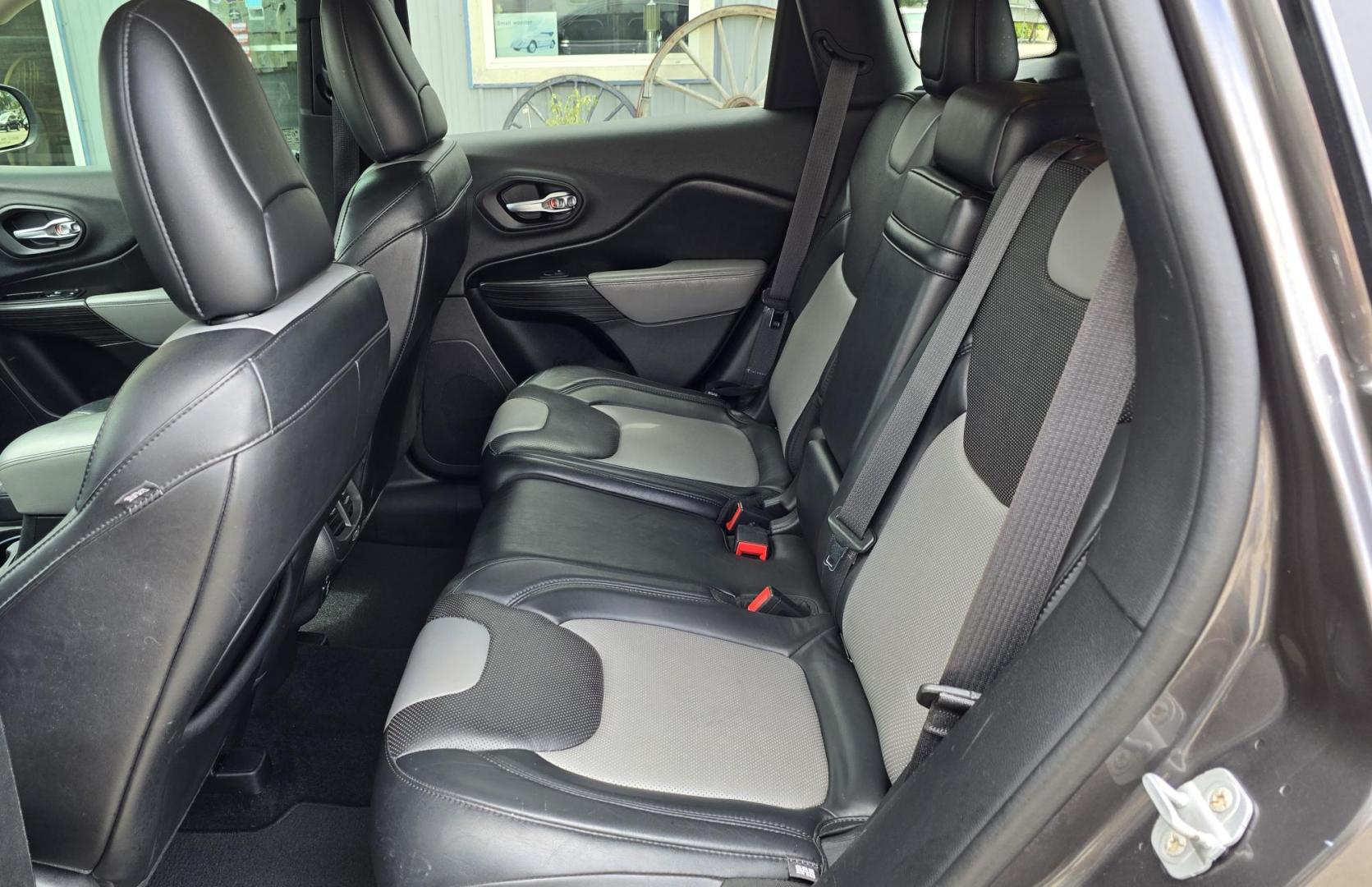 2014 Grey /Black Jeep Cherokee Limited 4WD (1C4PJMDS8EW) with an 3.2L V6 DOHC 24V engine, 9-Speed Automatic transmission, located at 450 N Russell, Missoula, MT, 59801, (406) 543-6600, 46.874496, -114.017433 - Photo#13