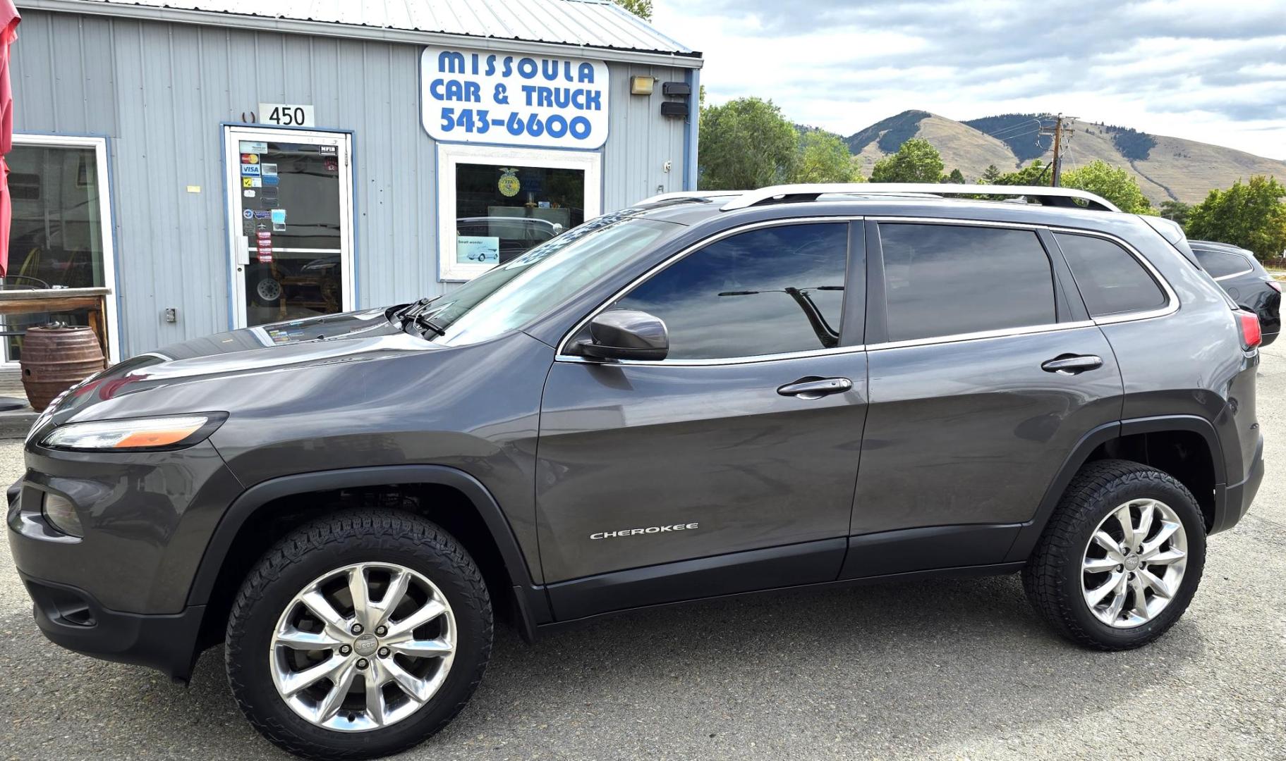2014 Grey /Black Jeep Cherokee Limited 4WD (1C4PJMDS8EW) with an 3.2L V6 DOHC 24V engine, 9-Speed Automatic transmission, located at 450 N Russell, Missoula, MT, 59801, (406) 543-6600, 46.874496, -114.017433 - Photo#2