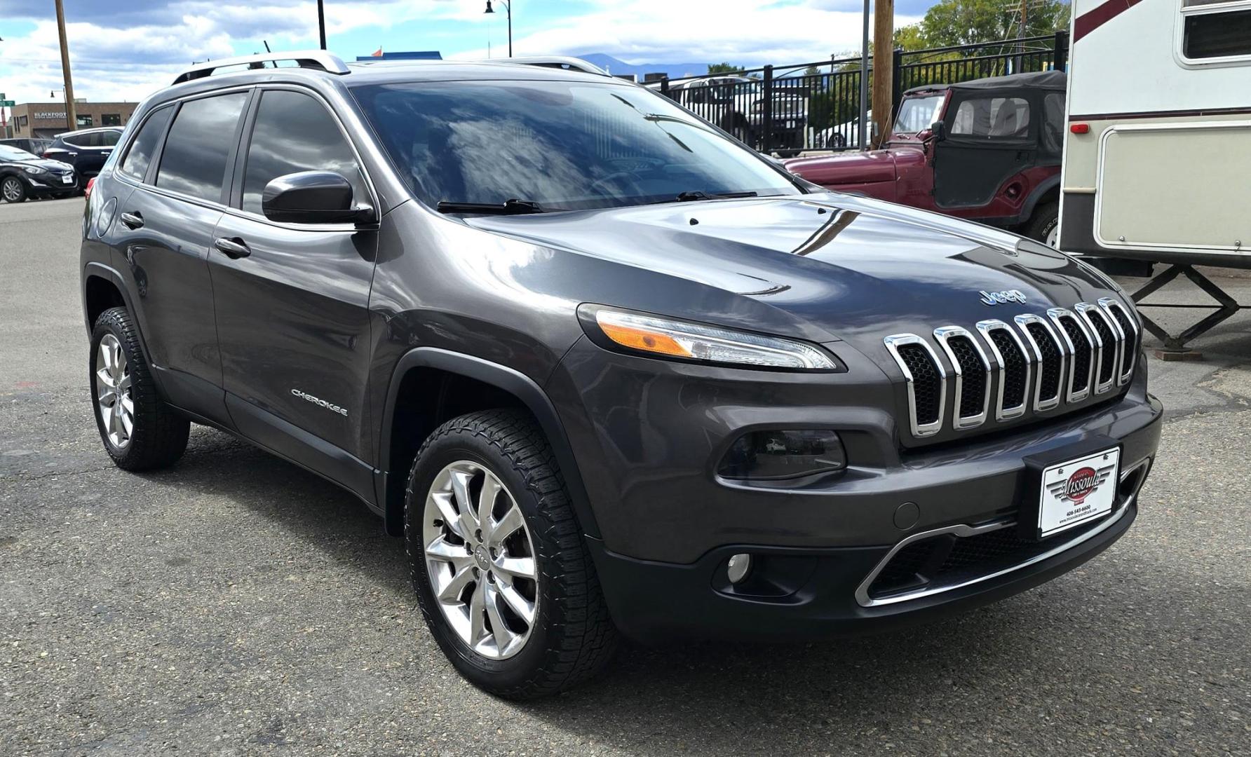 2014 Grey /Black Jeep Cherokee Limited 4WD (1C4PJMDS8EW) with an 3.2L V6 DOHC 24V engine, 9-Speed Automatic transmission, located at 450 N Russell, Missoula, MT, 59801, (406) 543-6600, 46.874496, -114.017433 - Photo#3