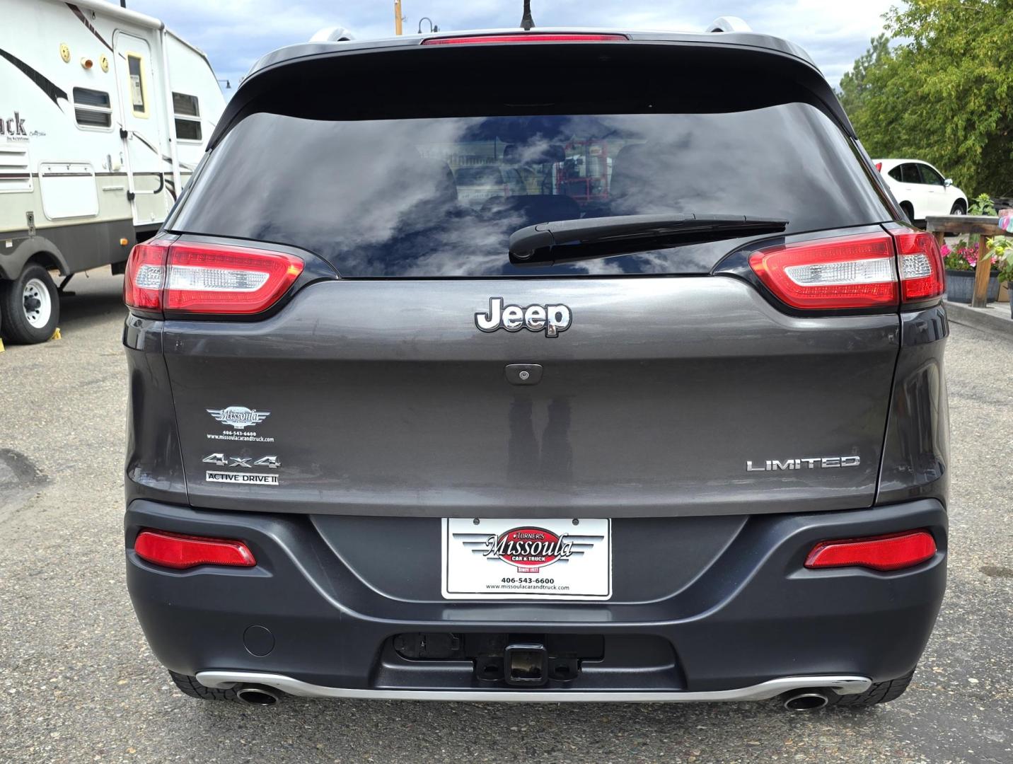 2014 Grey /Black Jeep Cherokee Limited 4WD (1C4PJMDS8EW) with an 3.2L V6 DOHC 24V engine, 9-Speed Automatic transmission, located at 450 N Russell, Missoula, MT, 59801, (406) 543-6600, 46.874496, -114.017433 - Photo#5