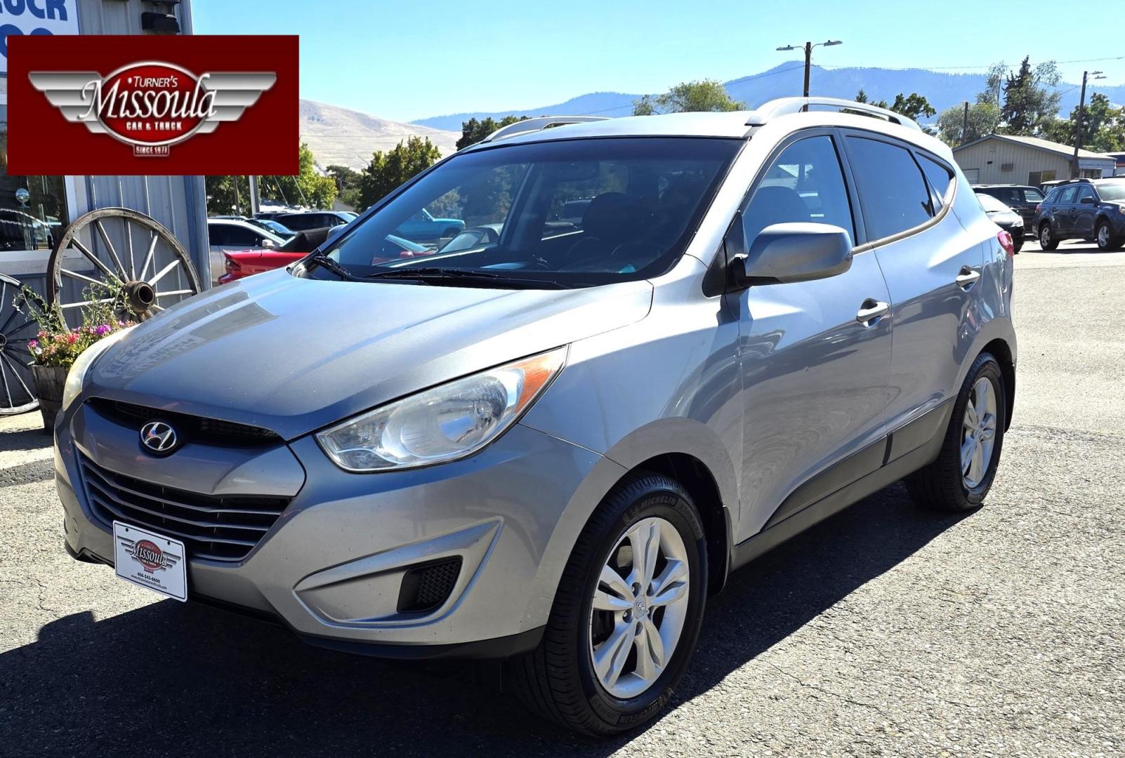 2010 Silver /Black Hyundai Tucson GLS AWD (KM8JUCAC5AU) with an 2.4L L4 DOHC 16V engine, 6-Speed Auto transmission, located at 450 N Russell, Missoula, MT, 59801, (406) 543-6600, 46.874496, -114.017433 - Photo#1