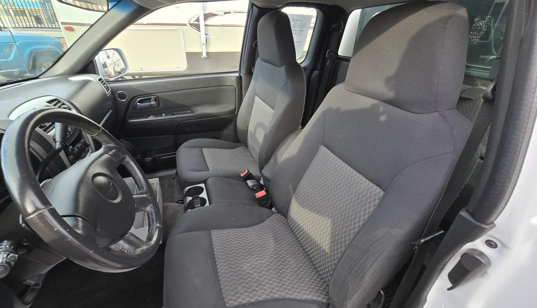 2009 White /Black Chevrolet Colorado Work Truck Ext. Cab 4WD (1GCDT19E998) with an 3.7L L5 DOHC 20V engine, Automatic transmission, located at 450 N Russell, Missoula, MT, 59801, (406) 543-6600, 46.874496, -114.017433 - 1 Owner. Clean Carfax. Former Missoula Animal Control Truck with Nice Topper. 4WD. 3.7L I5 Engine. Automatic Transmission. Air Conditioning. Cruise Control. Power Windows and Locks. Comes with Original Tailgate in case you want to take the topper off. - Photo#11