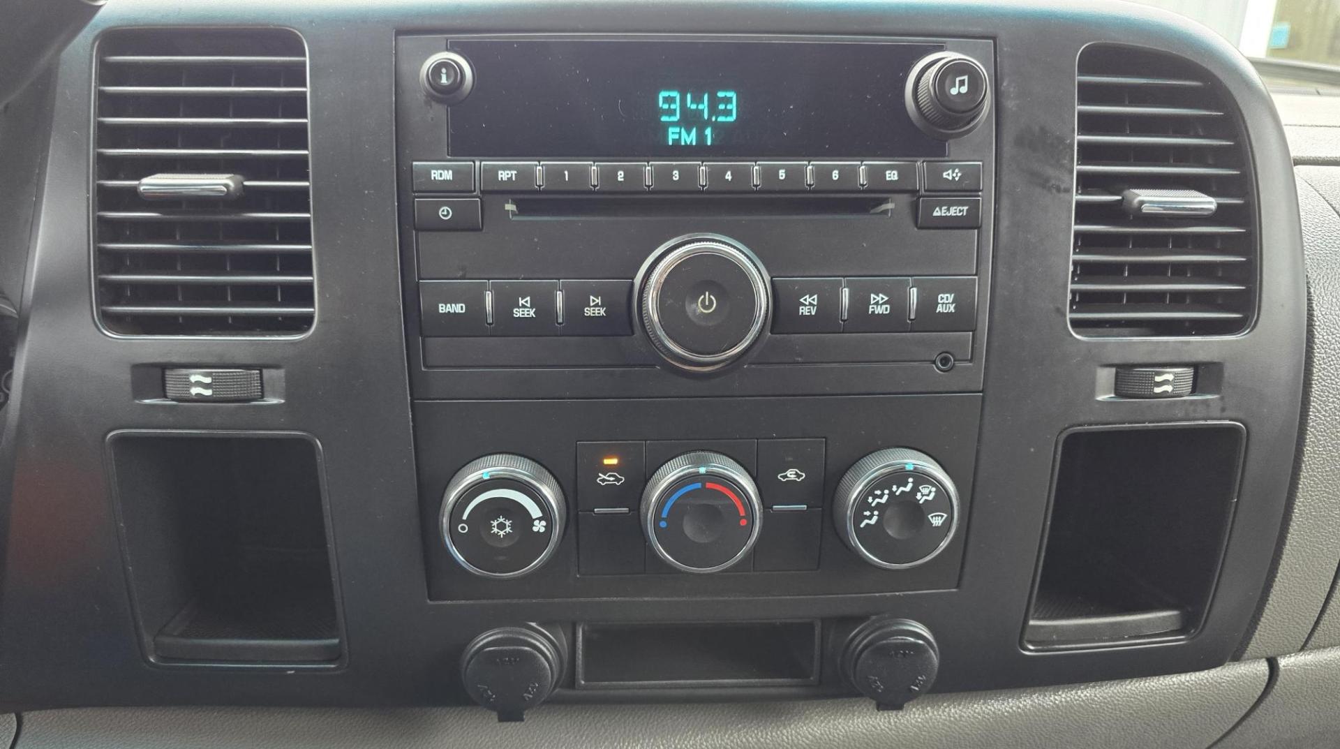 2007 Black /Black Chevrolet Silverado 1500 LT1 2WD (1GCEC14C67Z) with an 4.8L V8 OHV 16V engine, 4-Speed Automatic Overdrive transmission, located at 450 N Russell, Missoula, MT, 59801, (406) 543-6600, 46.874496, -114.017433 - Cute Shorty Chevy with Nice Matching Carpeted Topper. 2 Wheel Drive. 4.8L V8 Engine. Air Conditioning. Tilt. AM FM CD Player. Chrome Grill Guard. Running Boards. - Photo#11