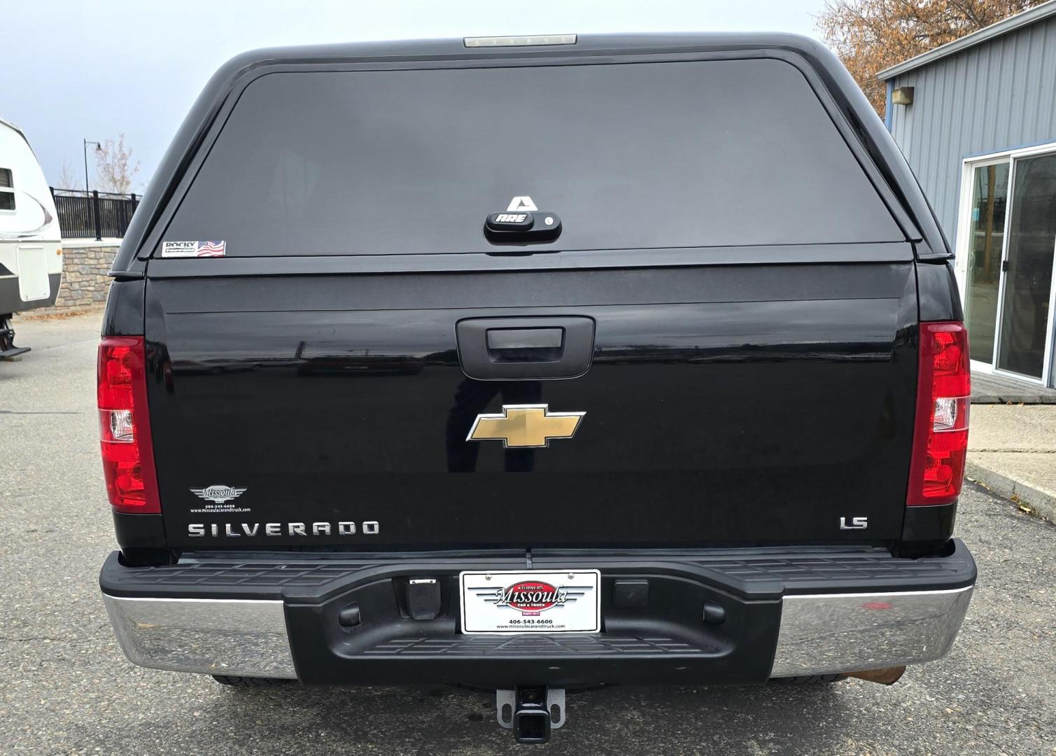 2007 Black /Black Chevrolet Silverado 1500 LT1 2WD (1GCEC14C67Z) with an 4.8L V8 OHV 16V engine, 4-Speed Automatic Overdrive transmission, located at 450 N Russell, Missoula, MT, 59801, (406) 543-6600, 46.874496, -114.017433 - Cute Shorty Chevy with Nice Matching Carpeted Topper. 2 Wheel Drive. 4.8L V8 Engine. Air Conditioning. Tilt. AM FM CD Player. Chrome Grill Guard. Running Boards. - Photo#3